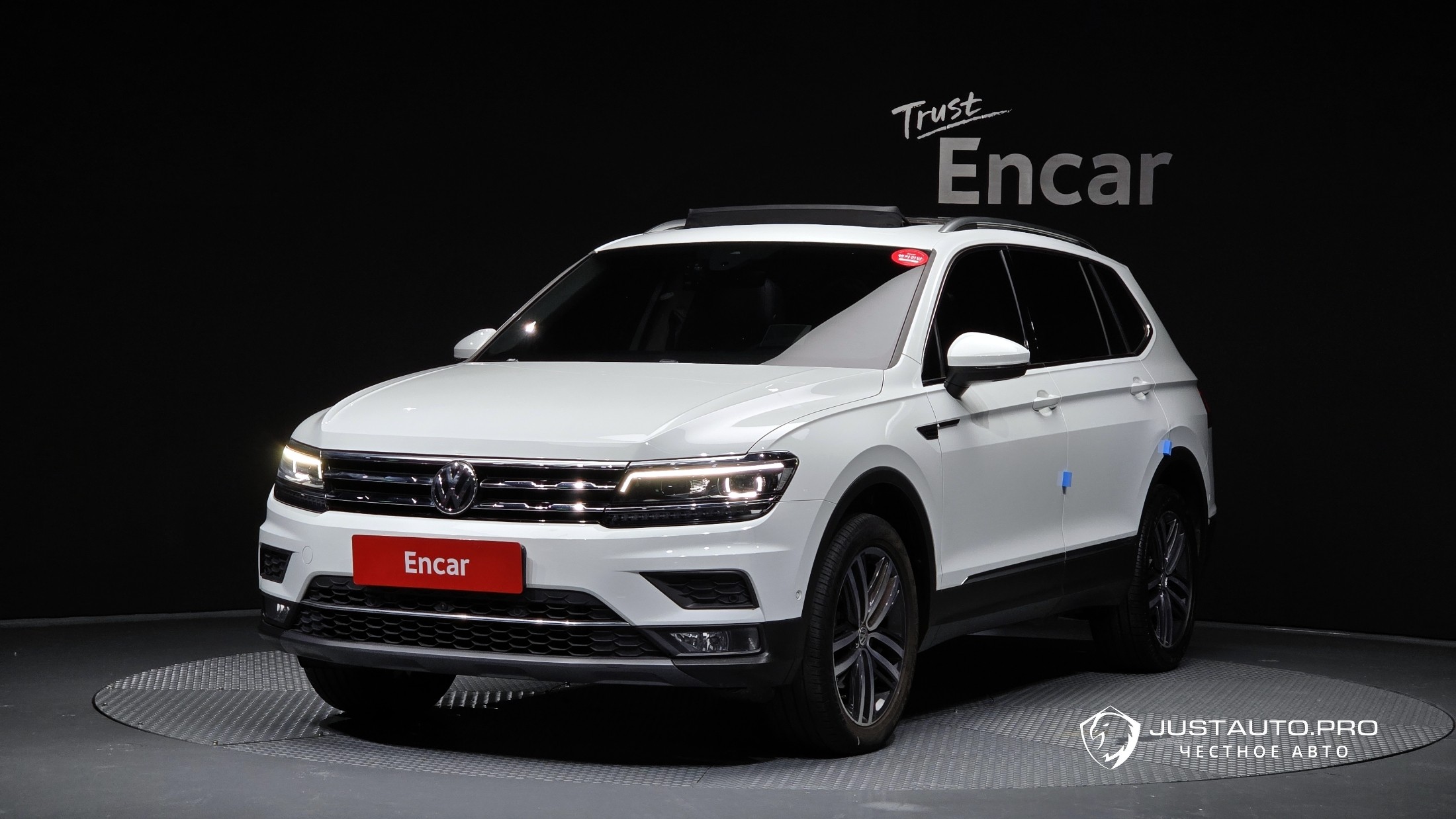 Автомобиль Volkswagen Tiguan