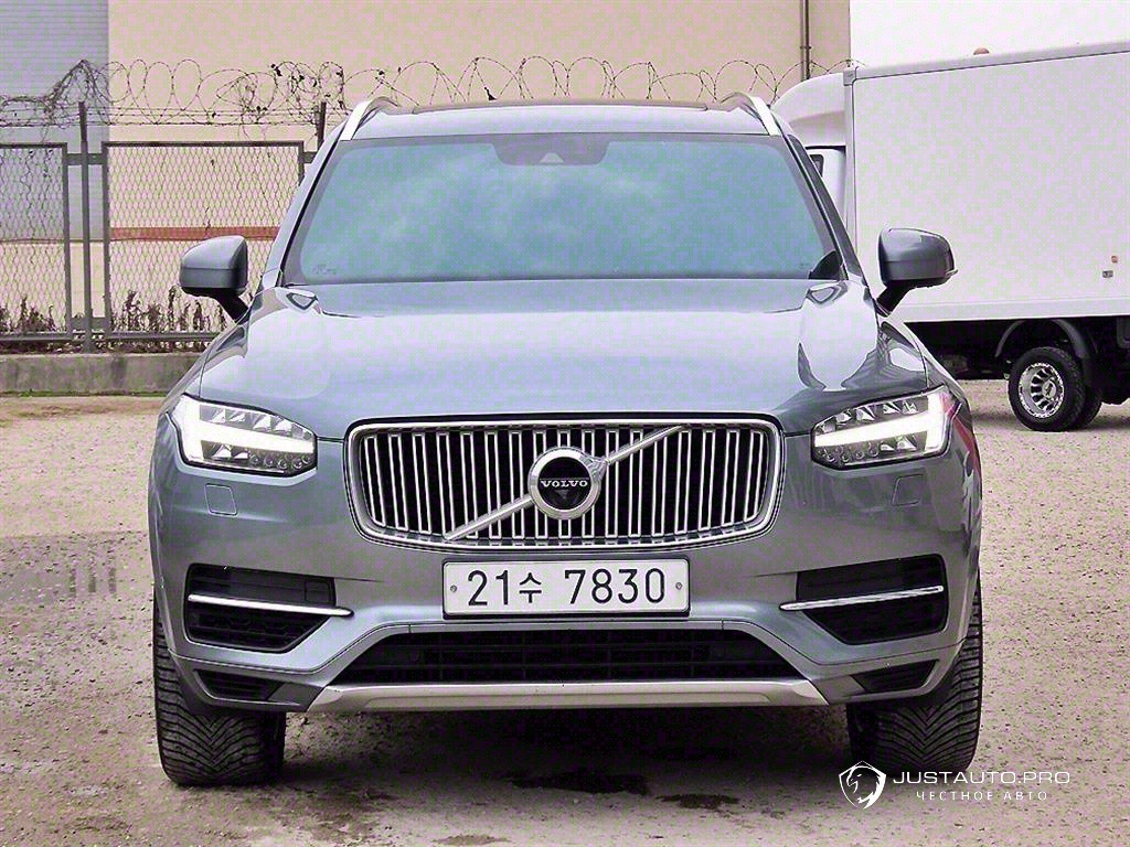 Автомобиль Volvo XC90
