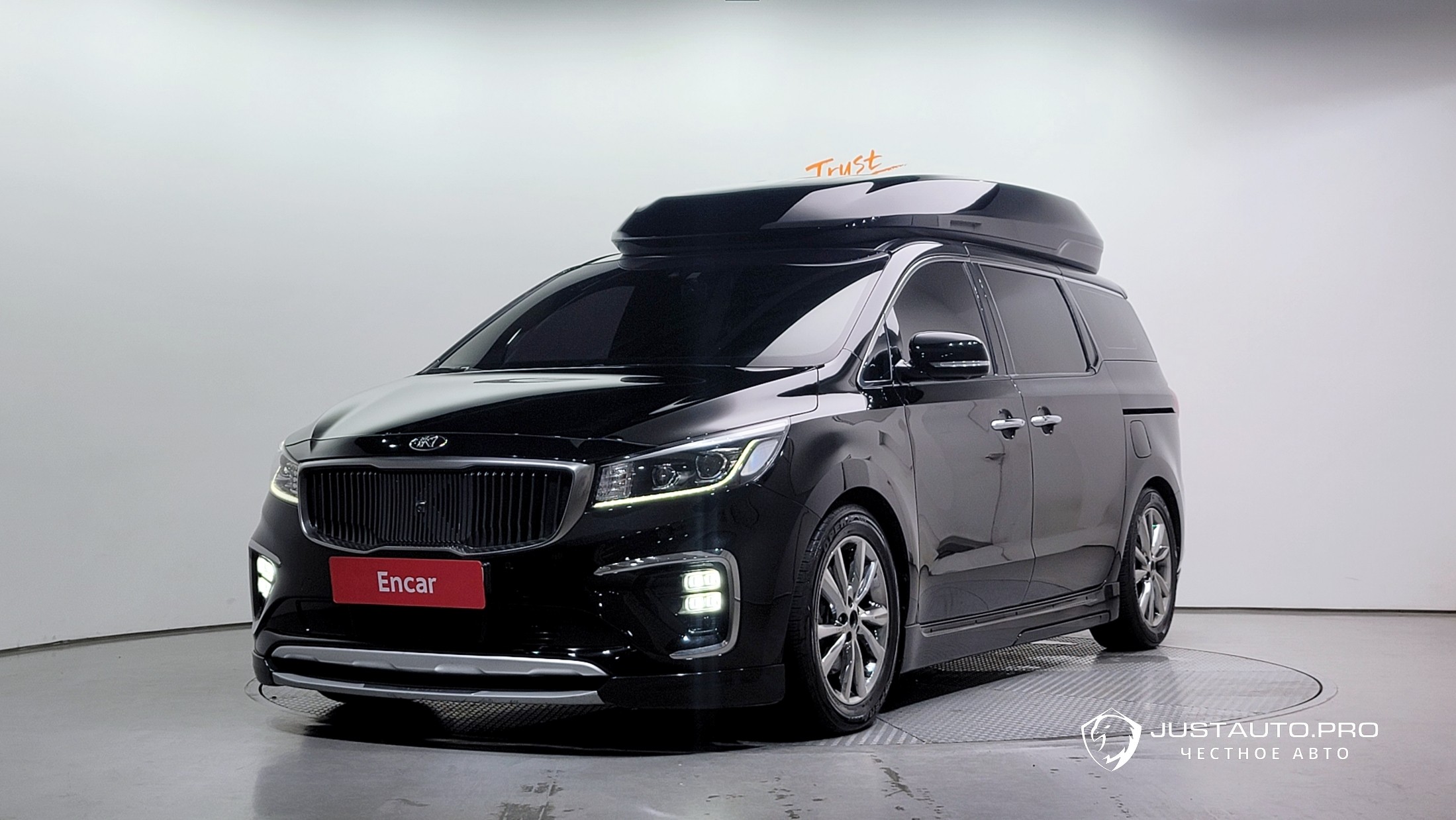 Автомобиль Kia Canival