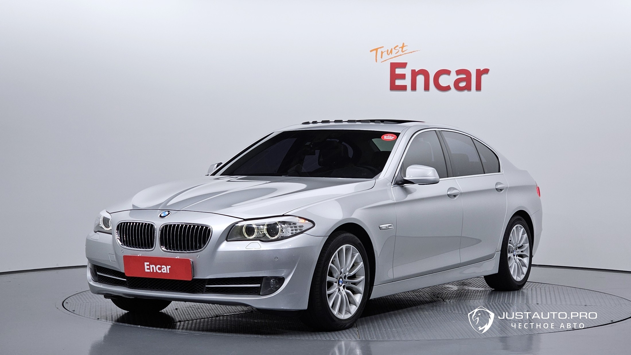 Автомобиль BMW 5-Series