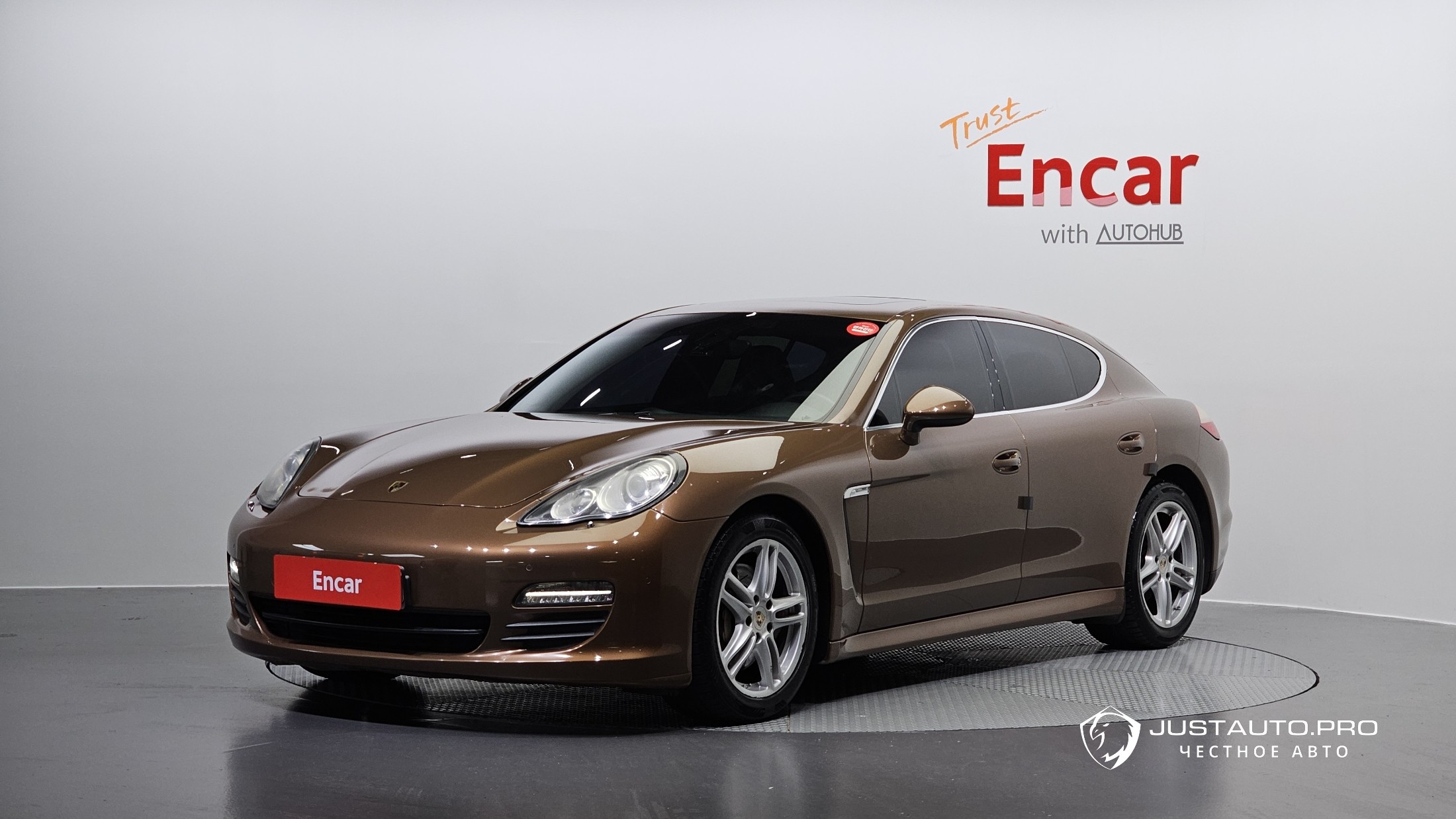 Автомобиль Porsche Panamera