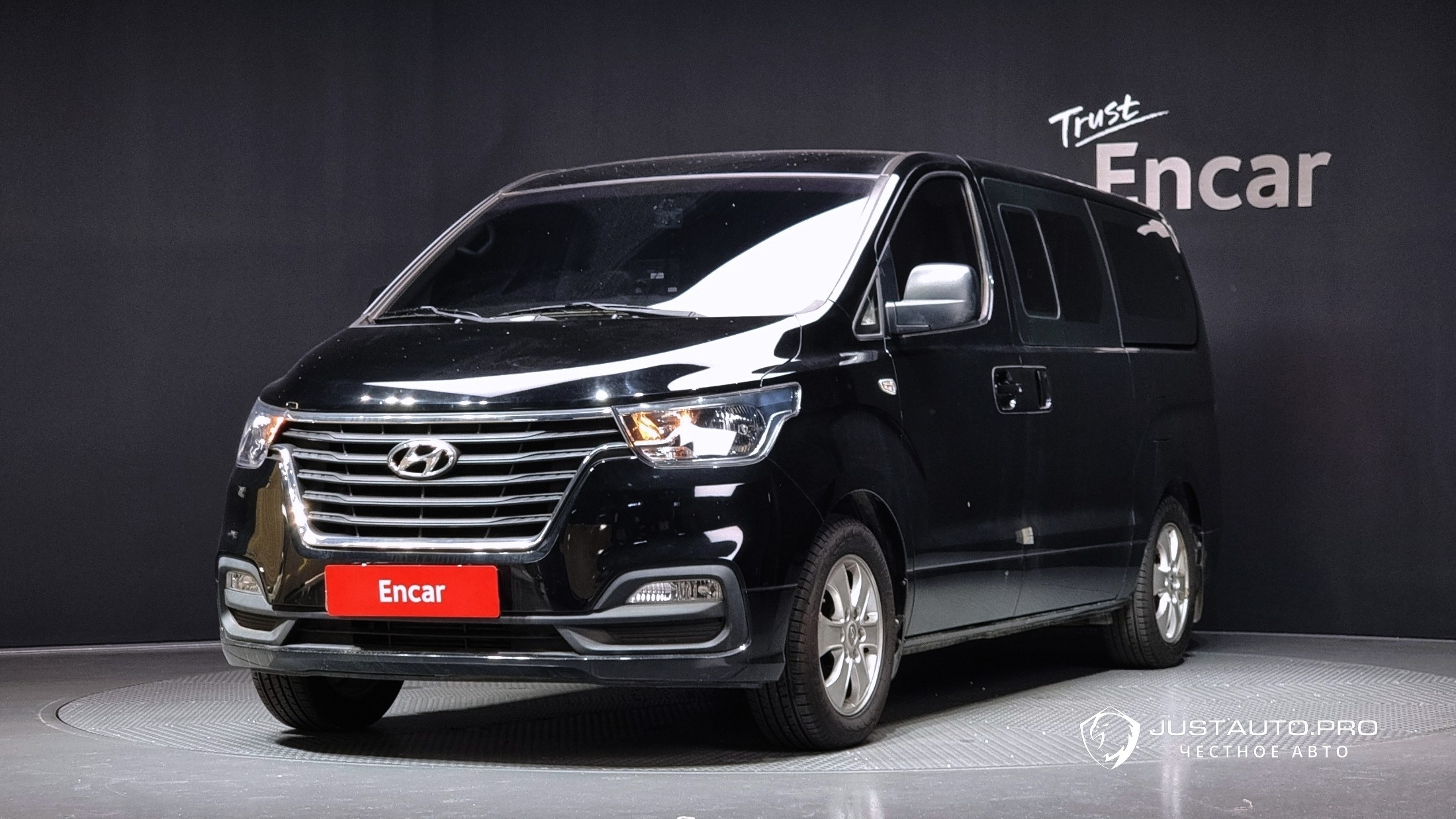 Автомобиль Hyundai Starex