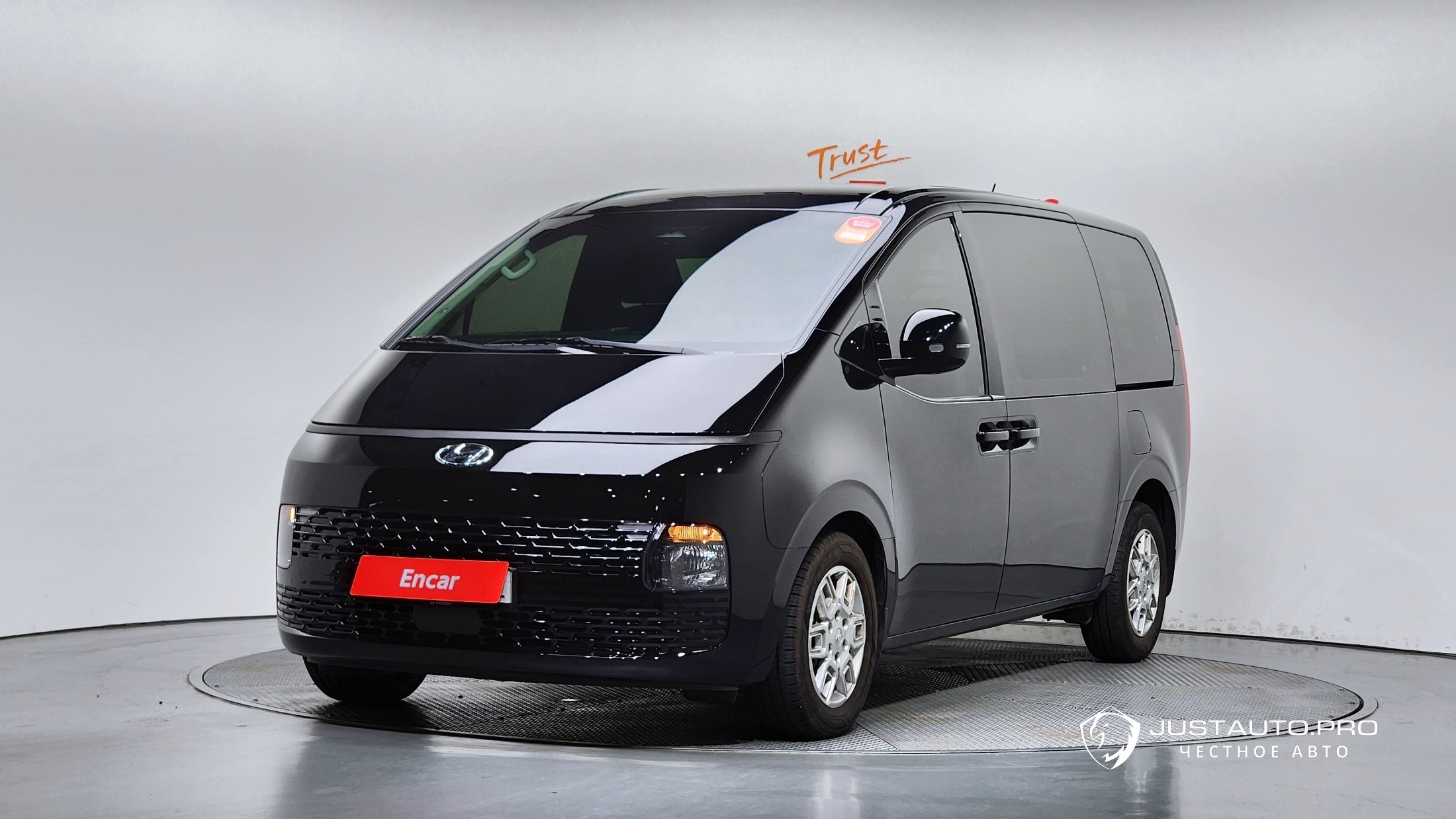 Автомобиль Hyundai Staria