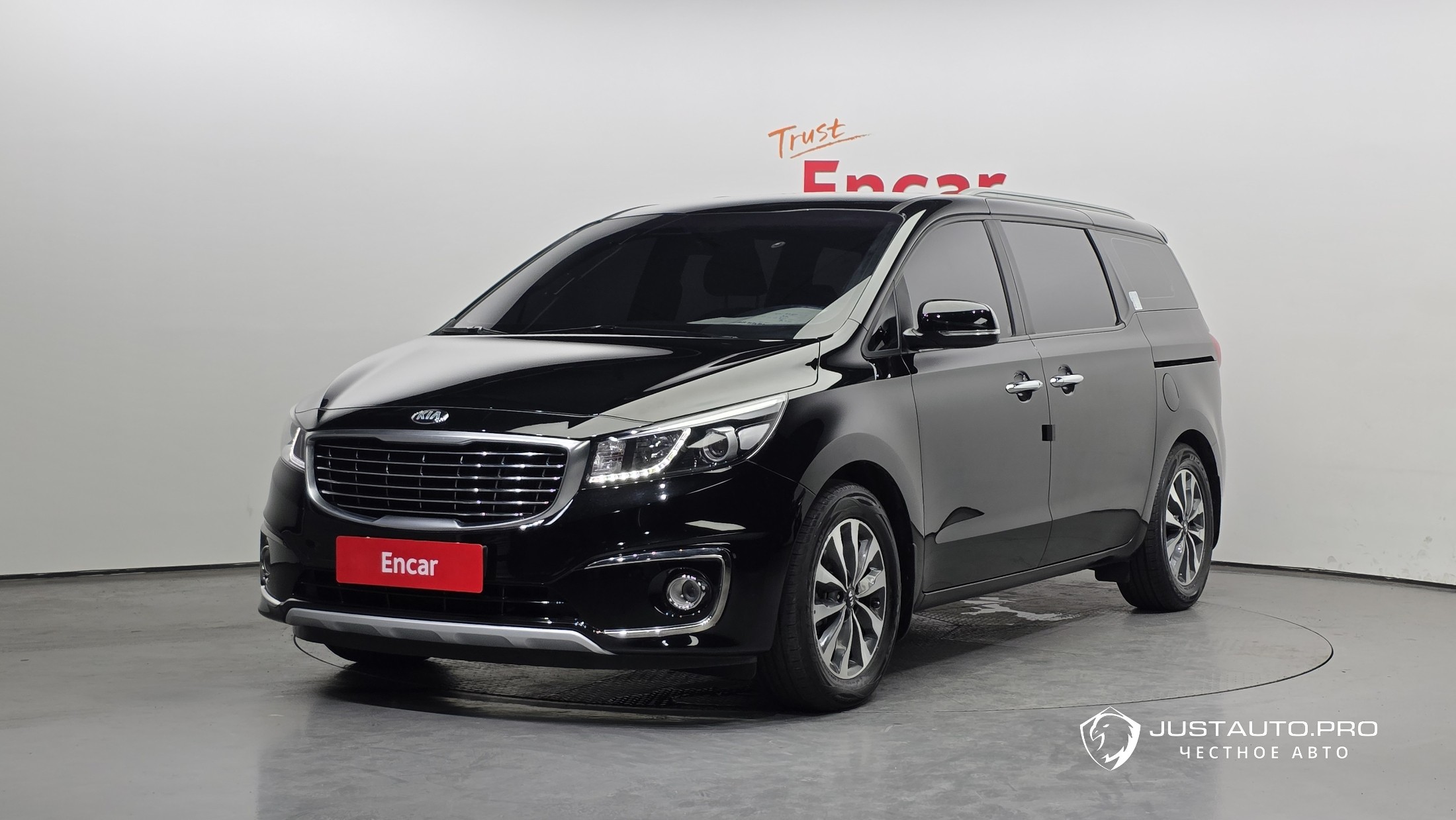 Автомобиль Kia Canival