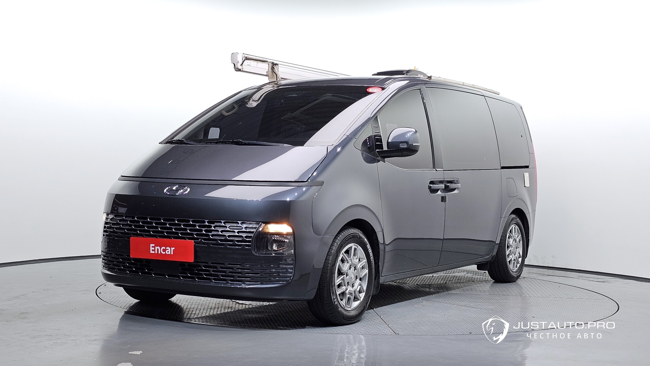 Автомобиль Hyundai Staria