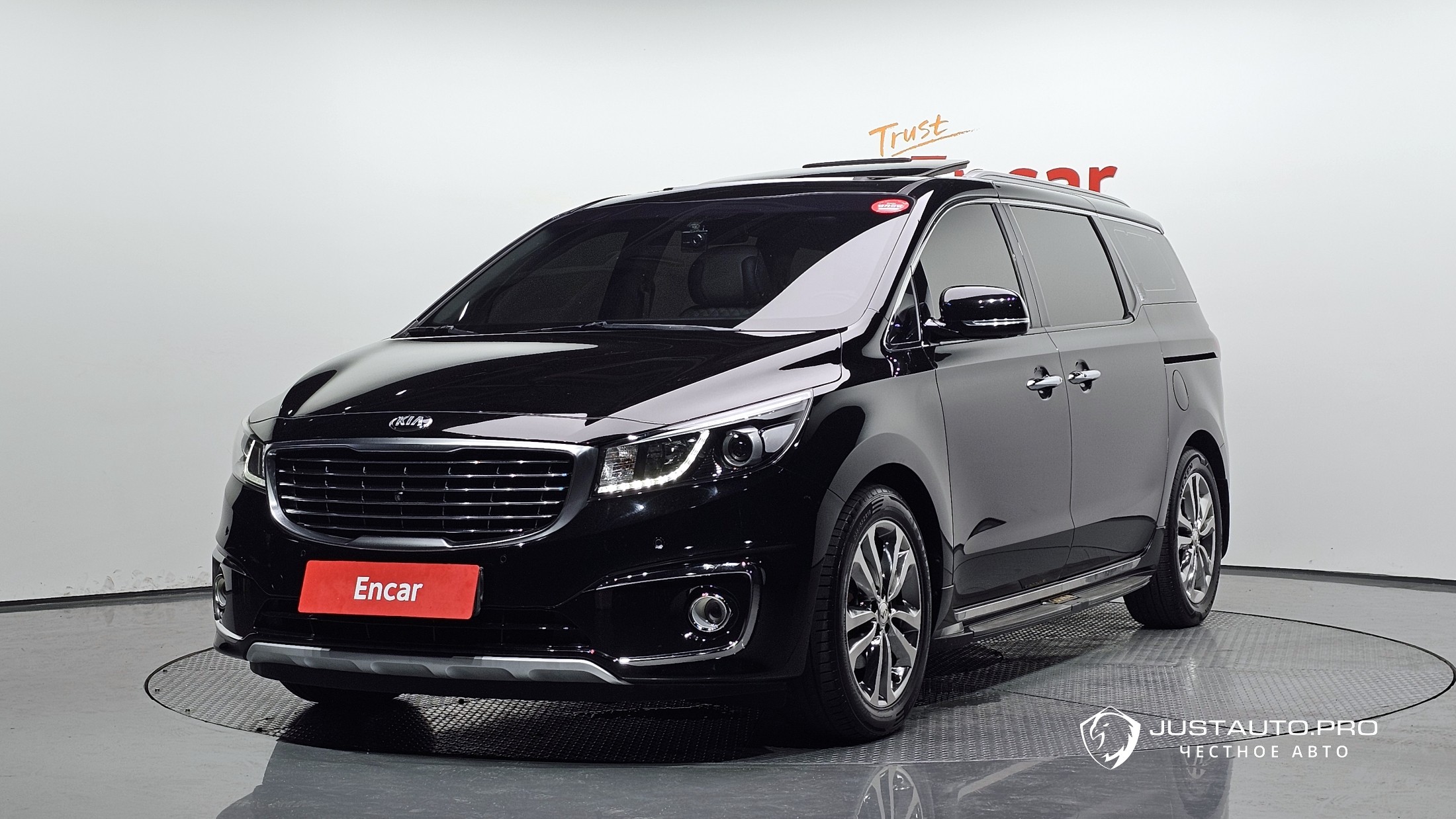 Автомобиль Kia Canival