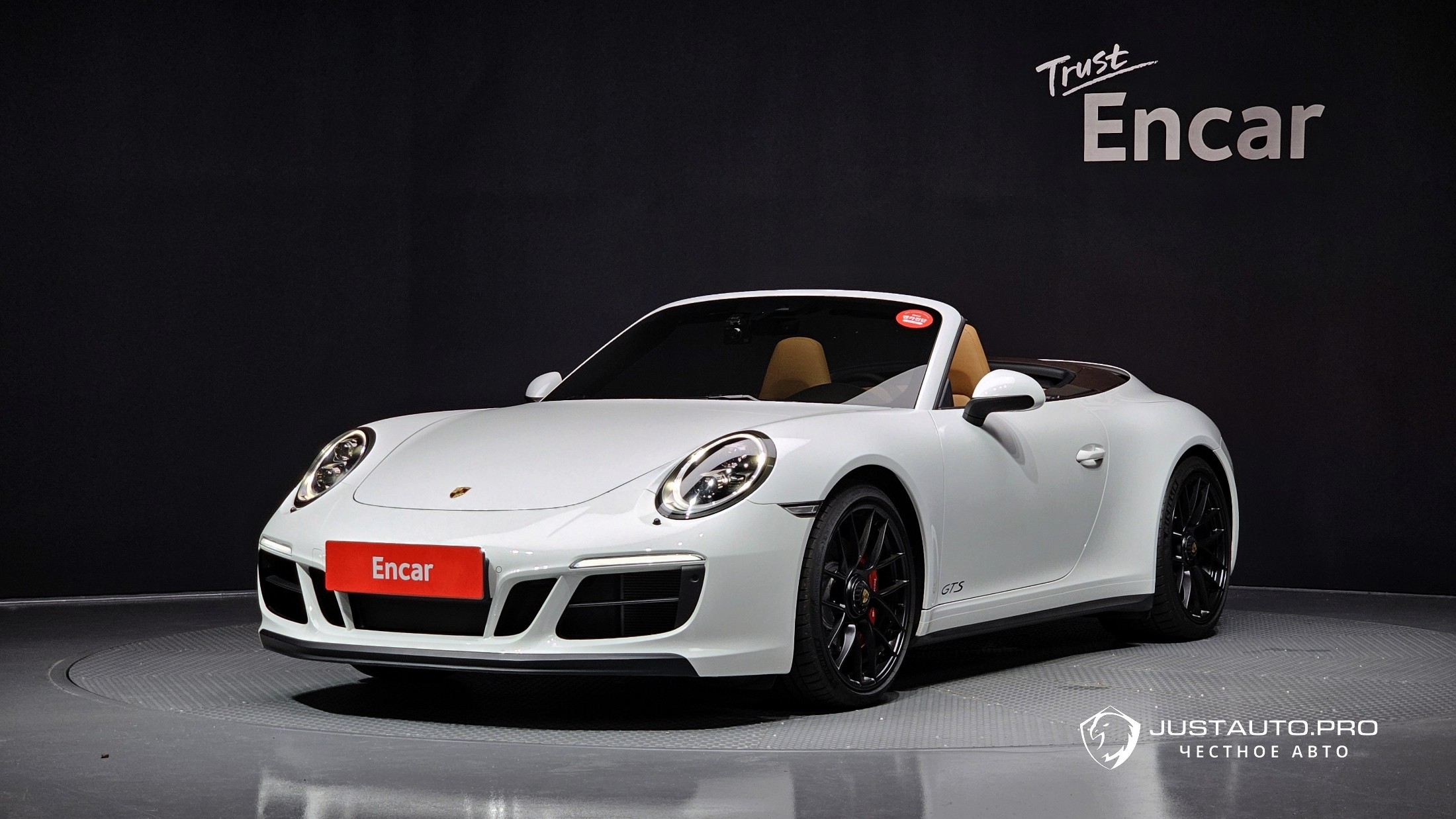 Автомобиль Porsche 911