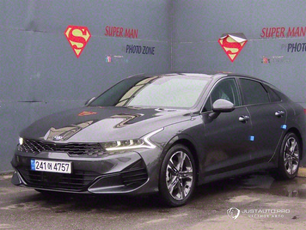 Автомобиль Kia K5