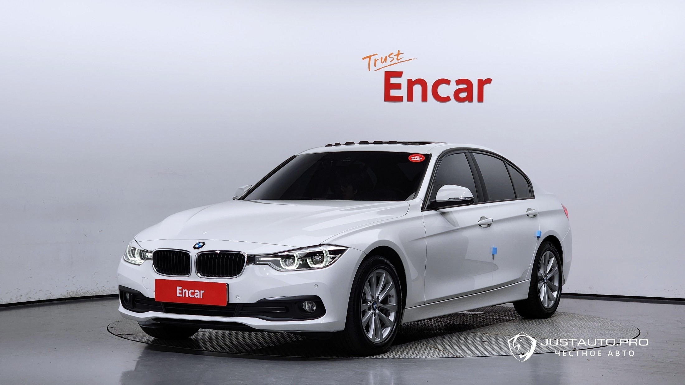 Автомобиль BMW 3-Series