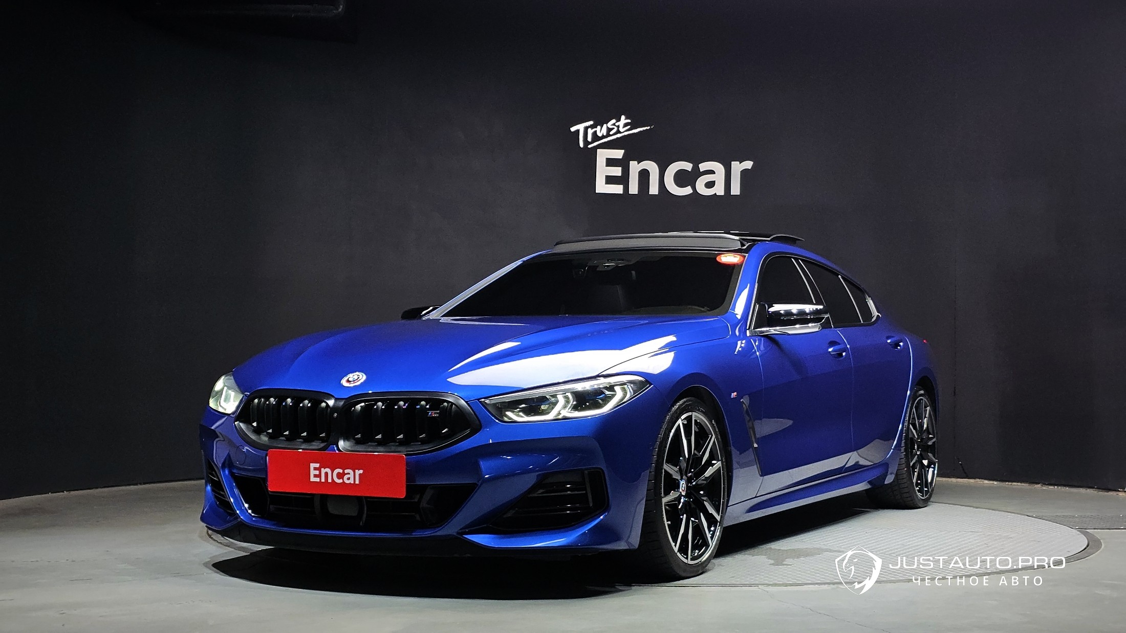 Автомобиль BMW 8-Series