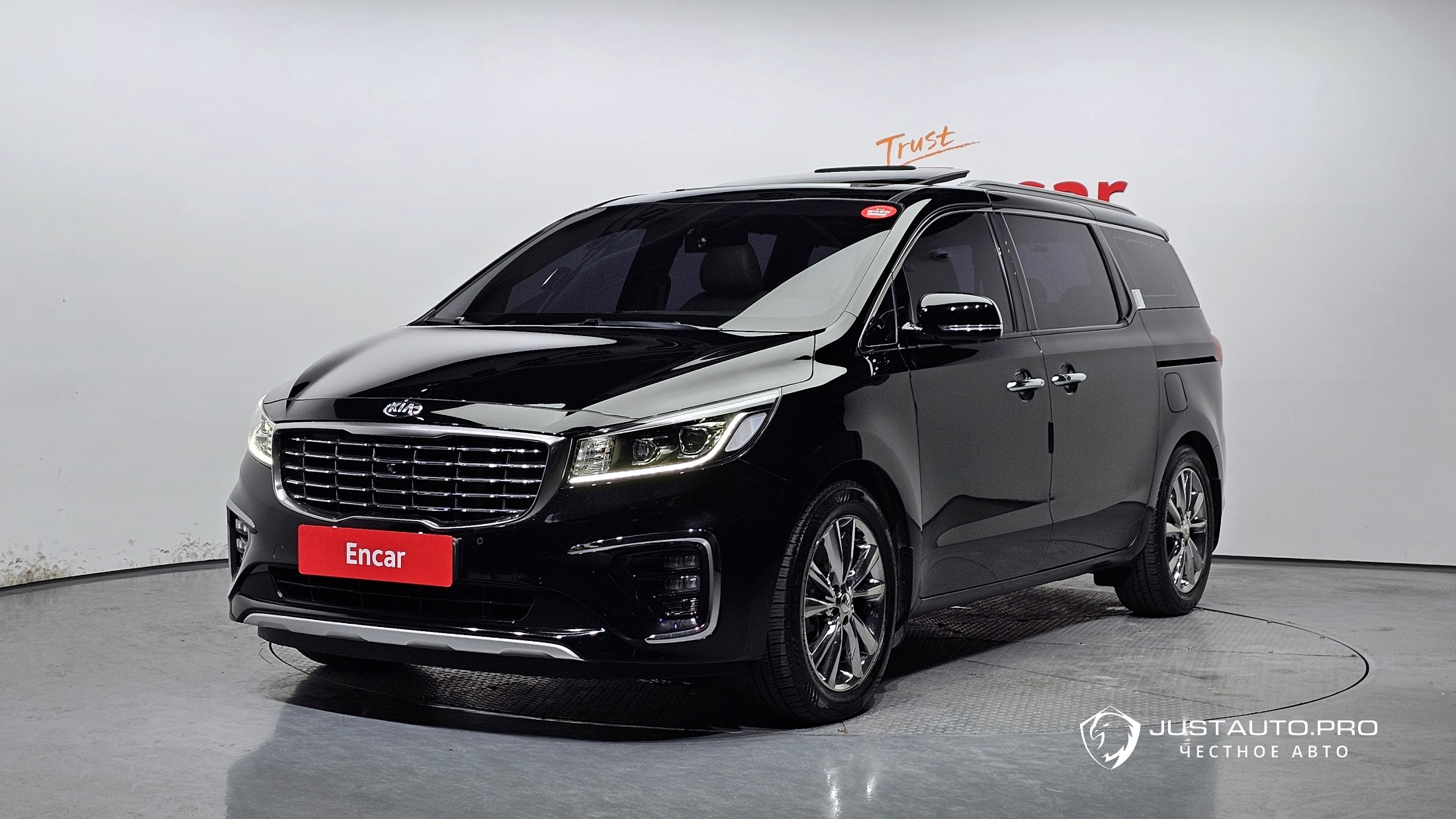 Автомобиль Kia Canival