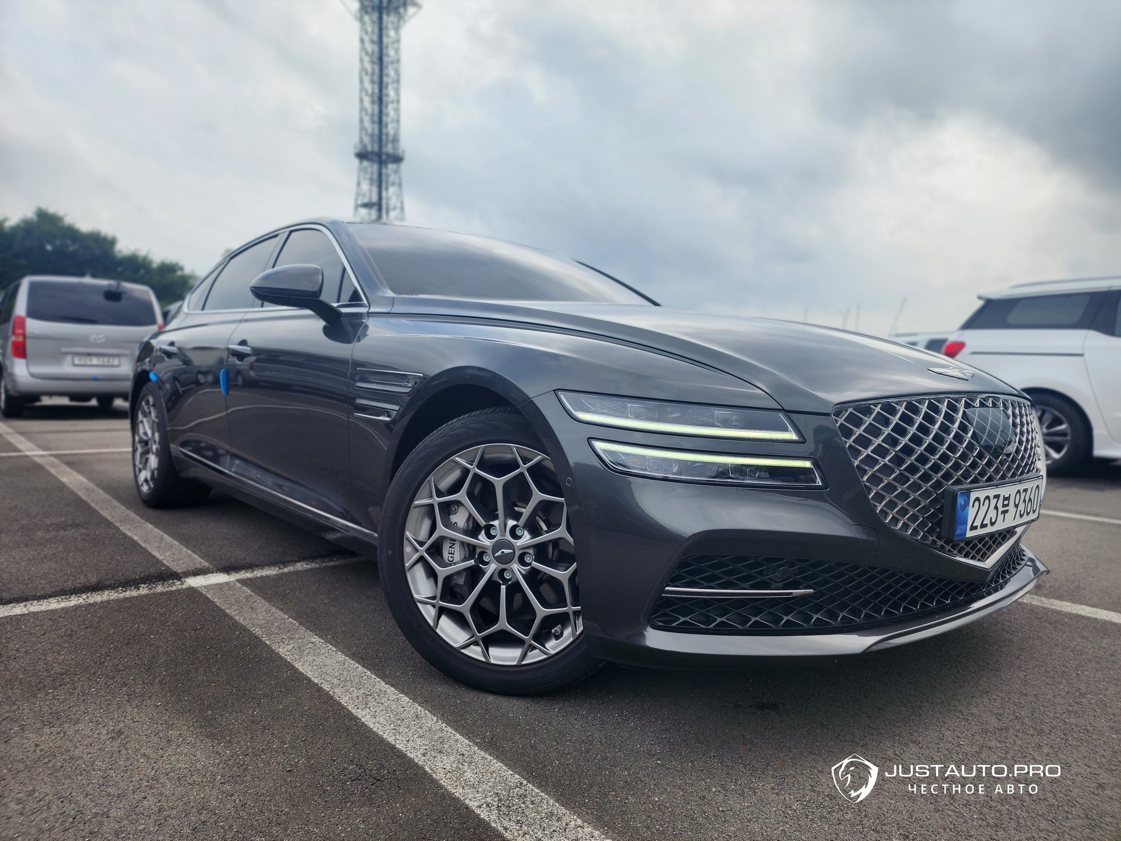 Автомобиль Genesis G80