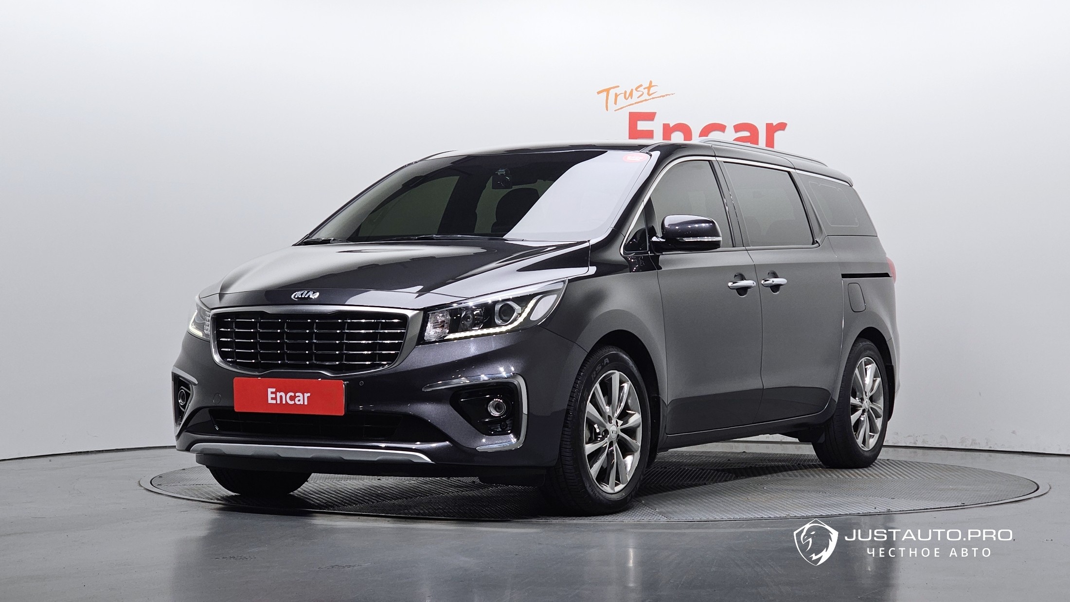 Автомобиль Kia Canival
