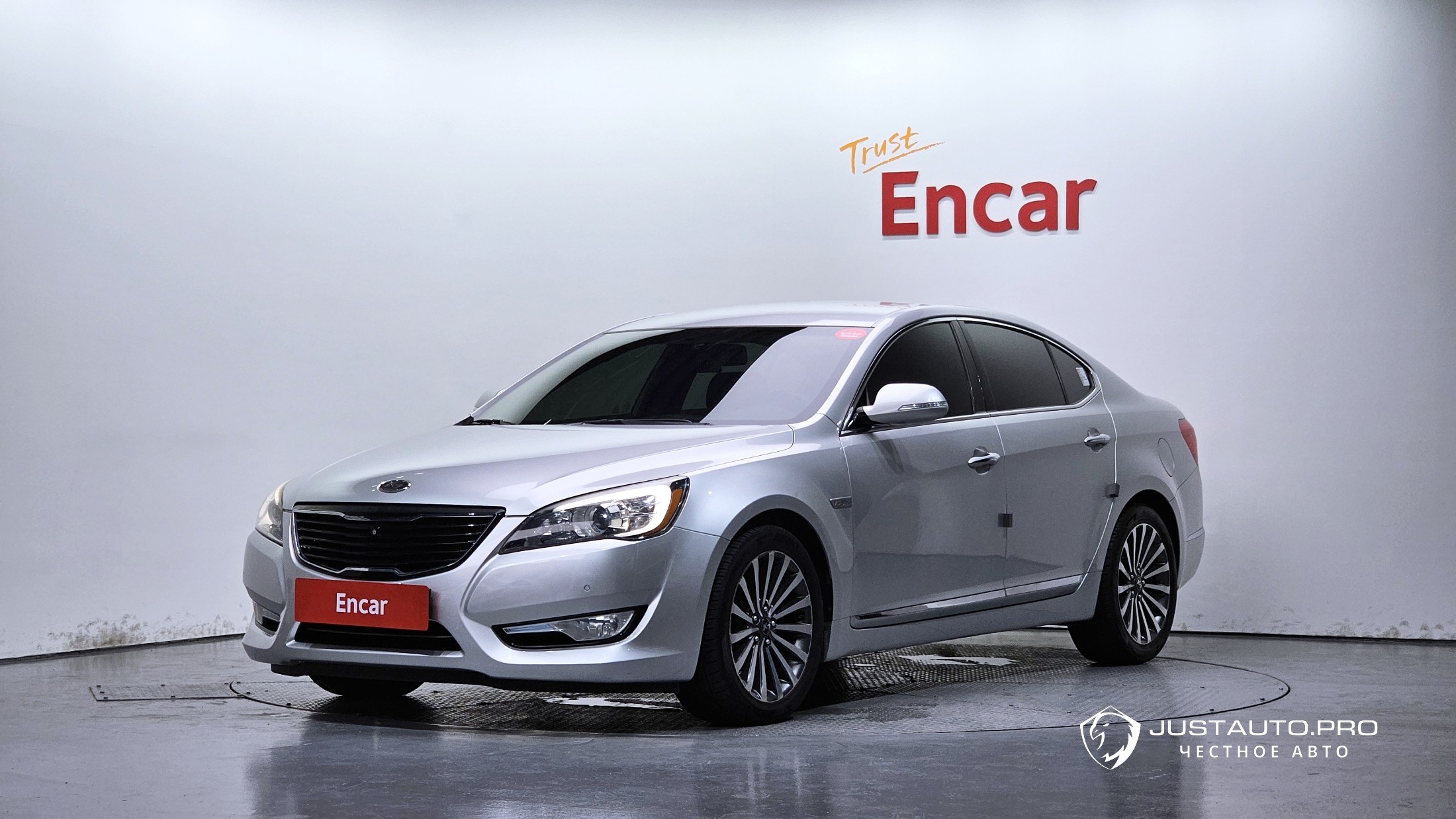 Автомобиль Kia K7