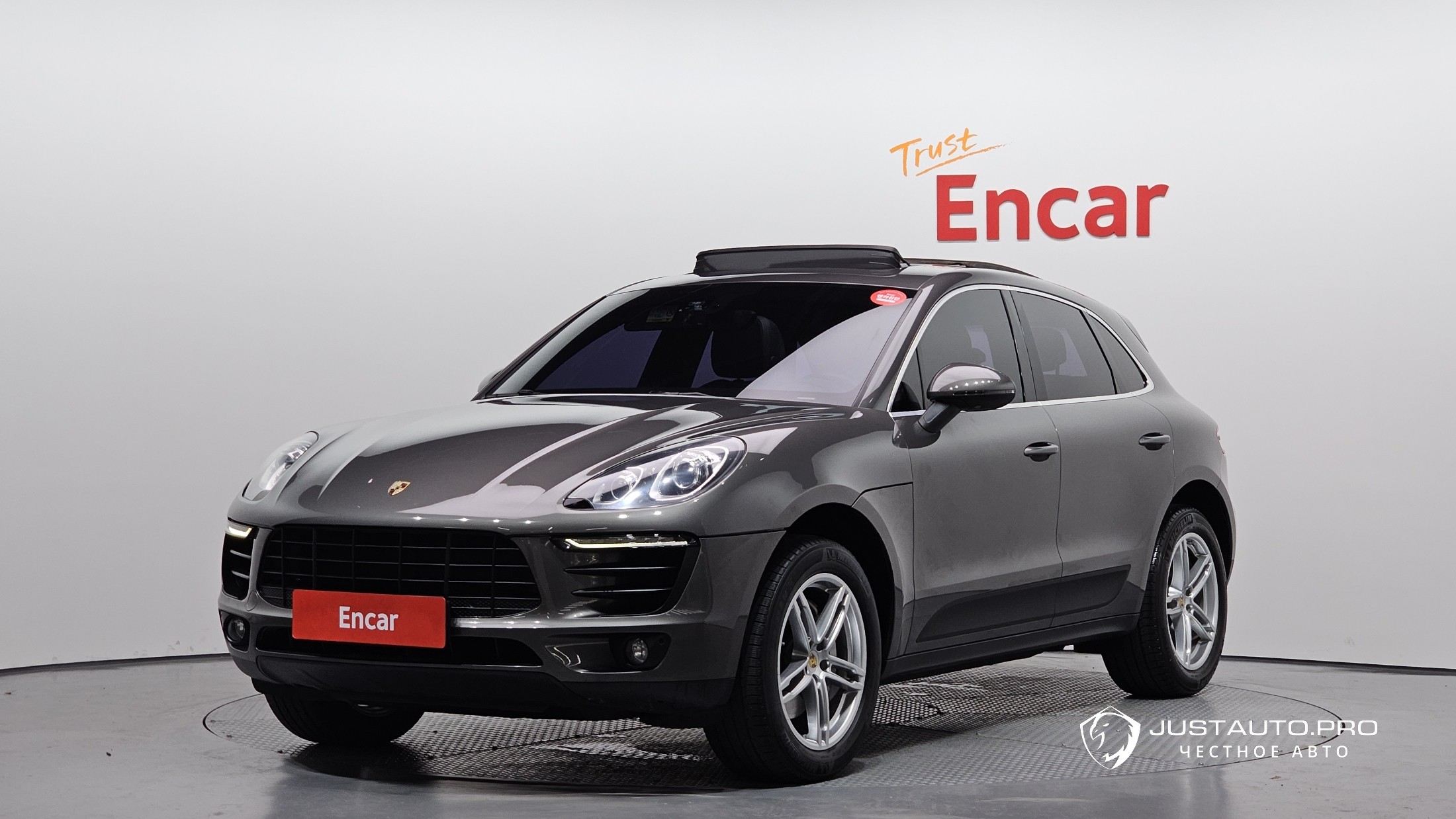 Автомобиль Porsche Macan