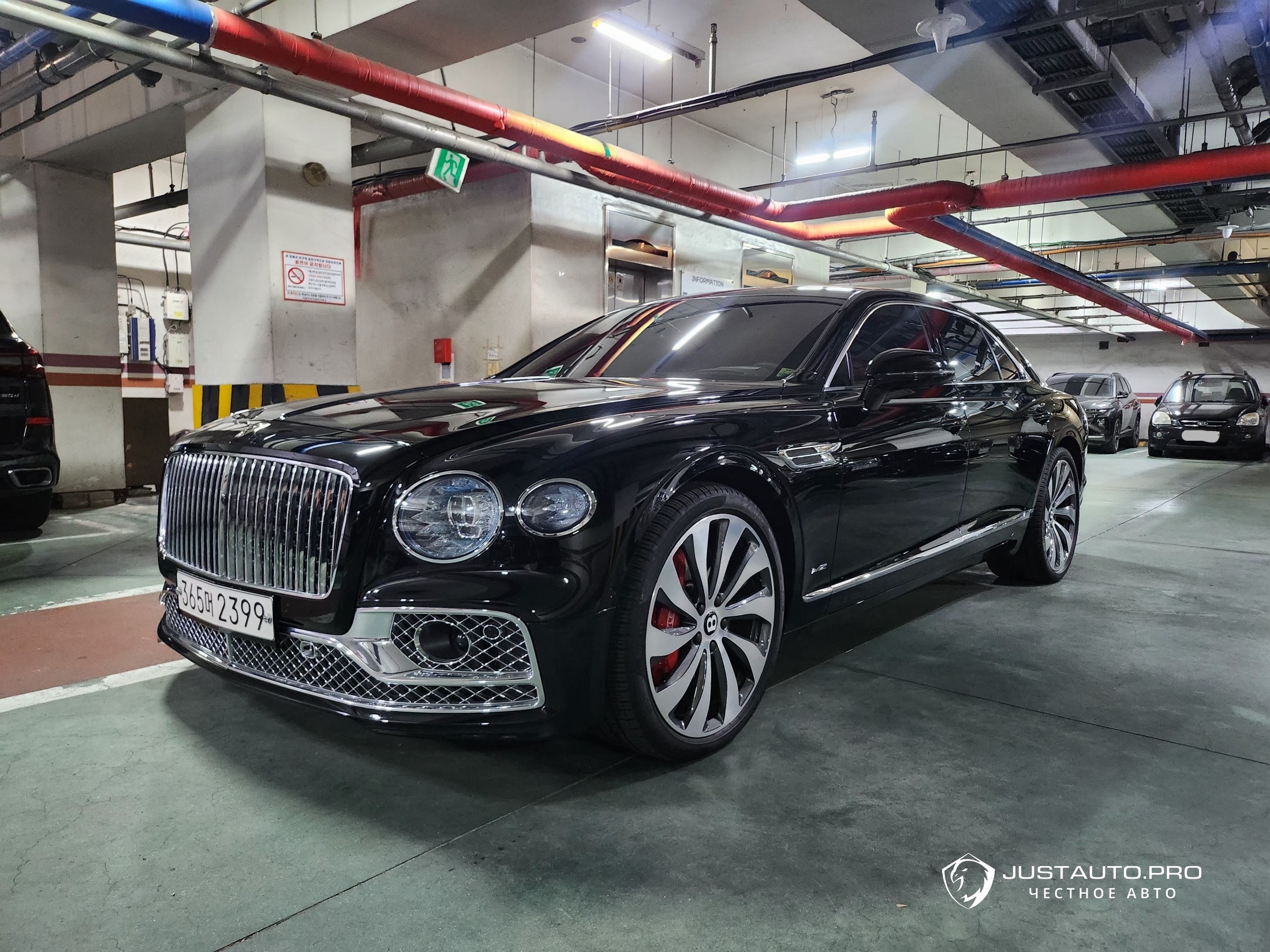 Автомобиль Bentley Flying Spur