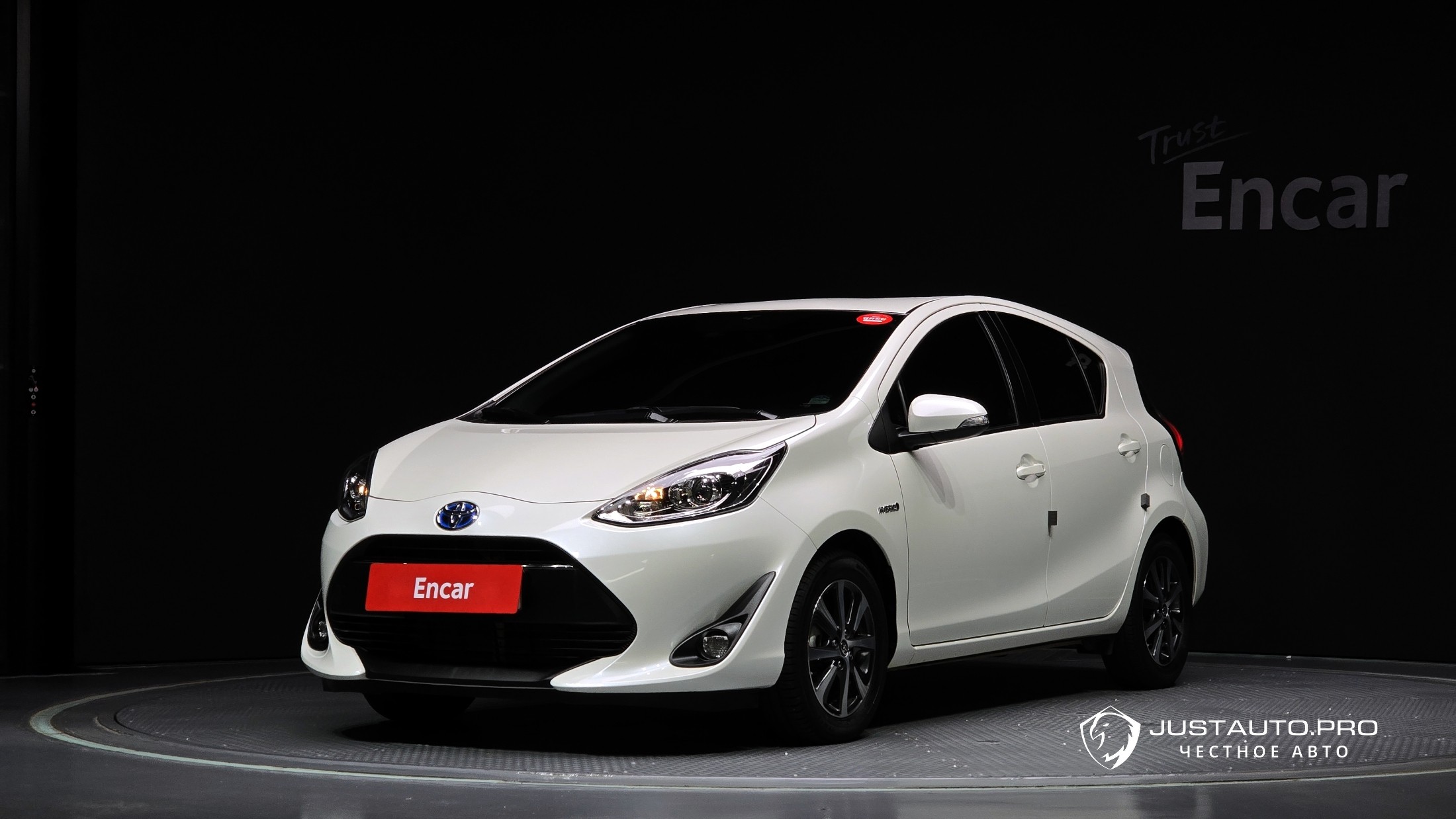 Автомобиль Toyota Prius