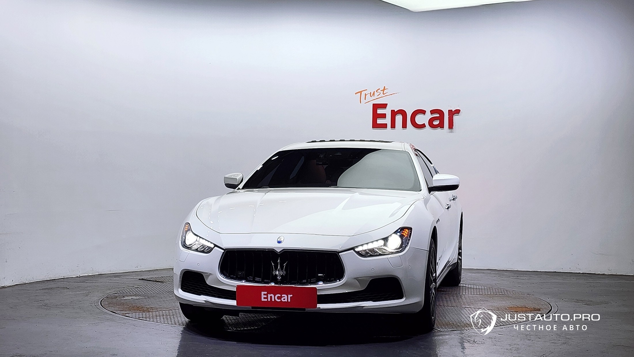 Автомобиль Maserati Ghibli