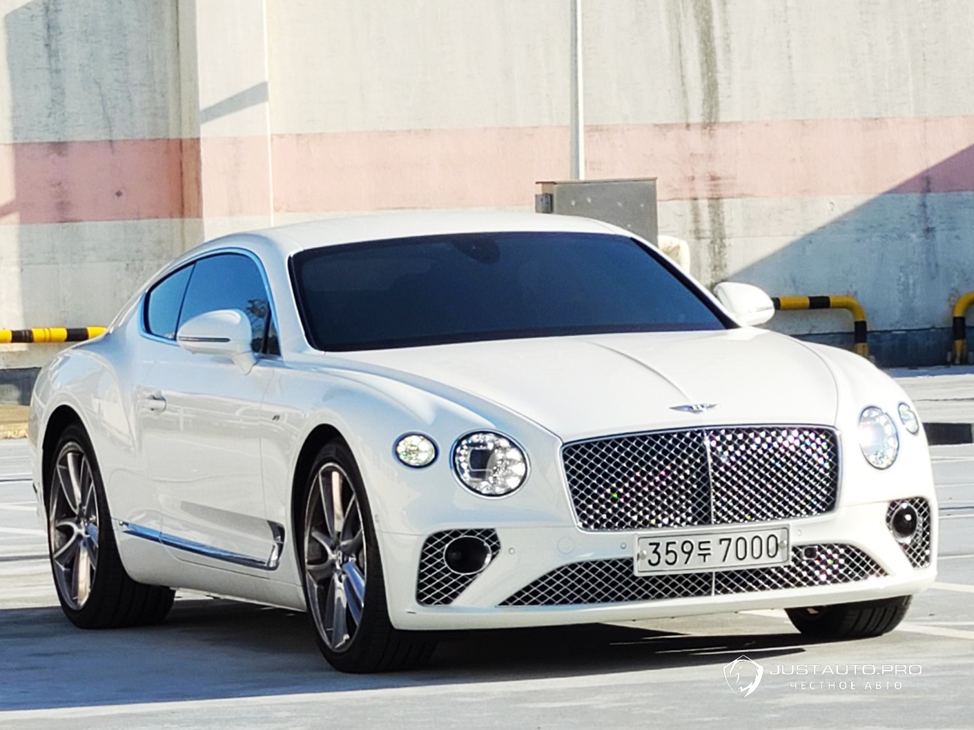 Автомобиль Bentley Continental