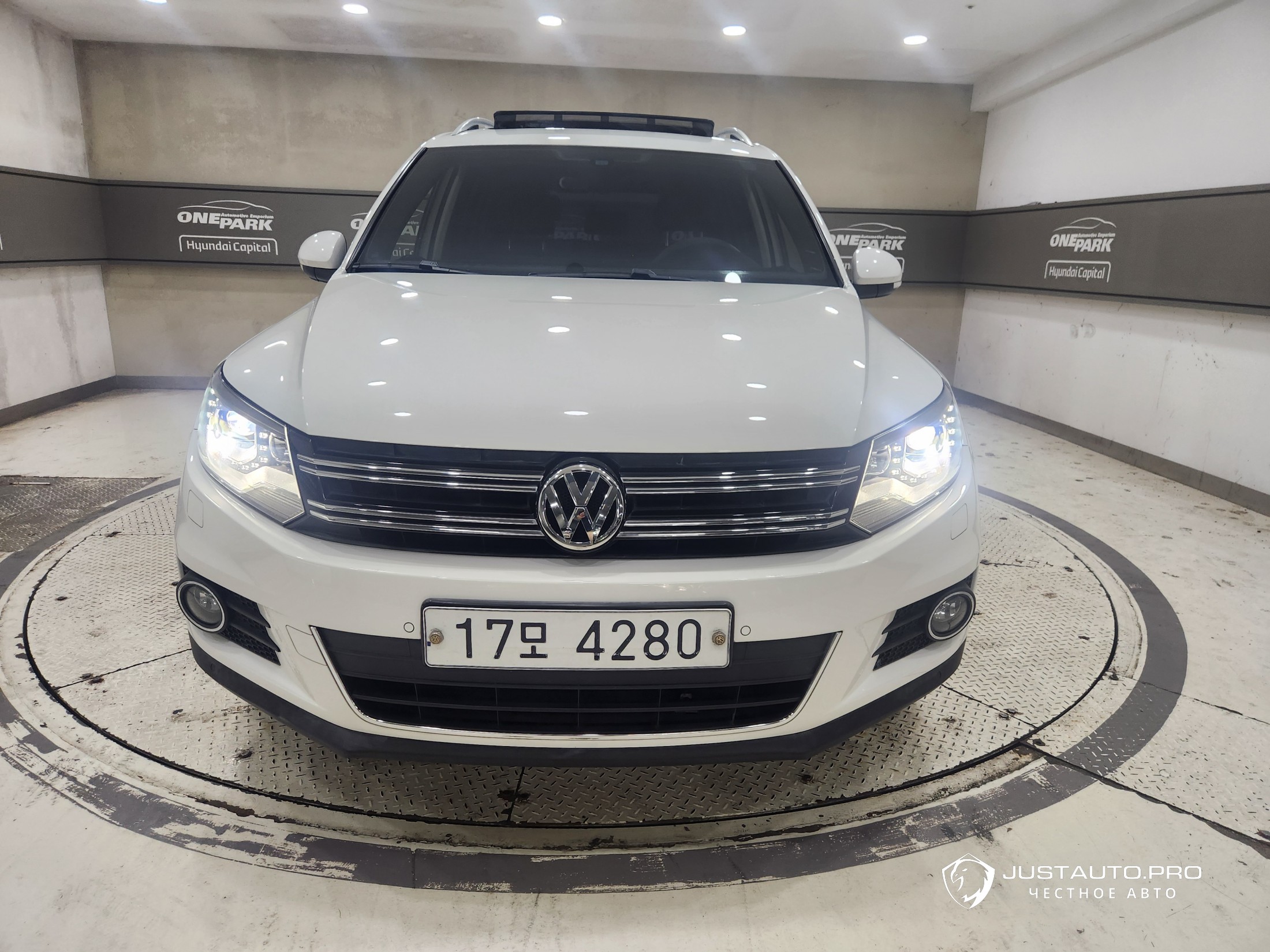 Автомобиль Volkswagen Tiguan