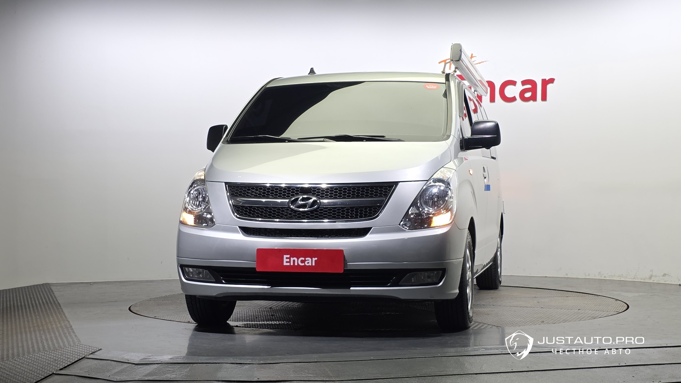 Автомобиль Hyundai Starex