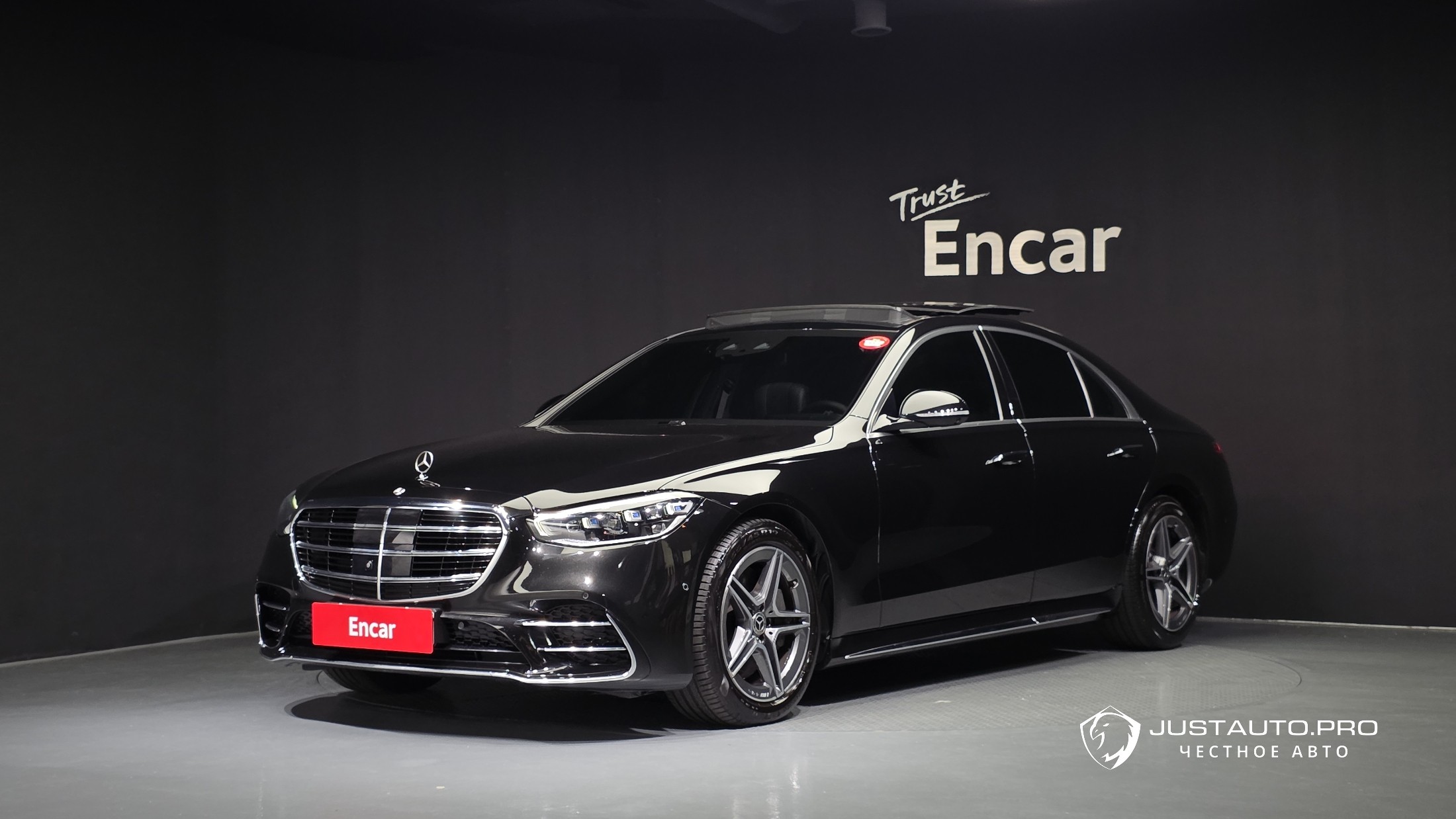 Автомобиль Mercedes-Benz S-Class