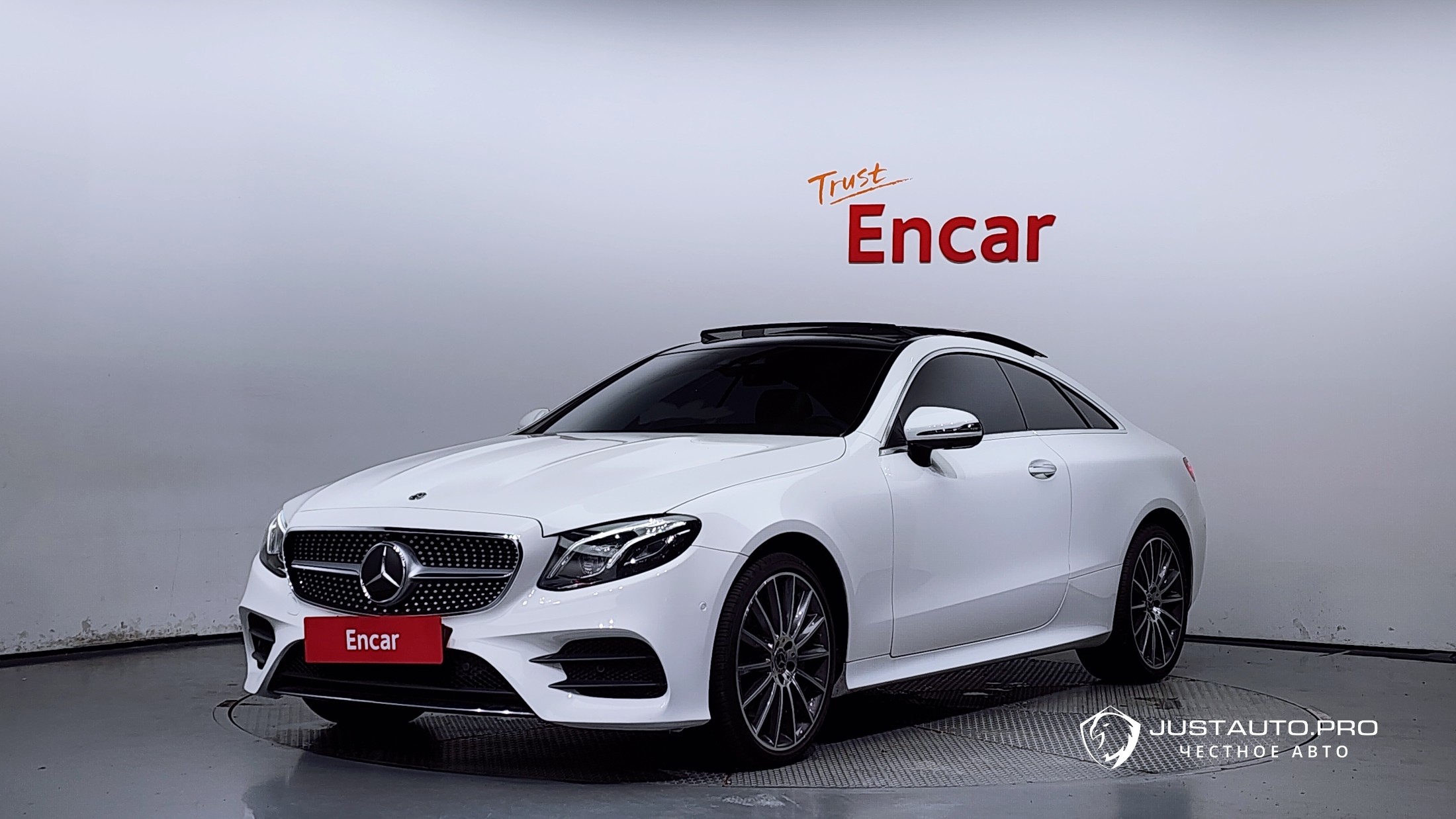 Автомобиль Mercedes-Benz E-Class