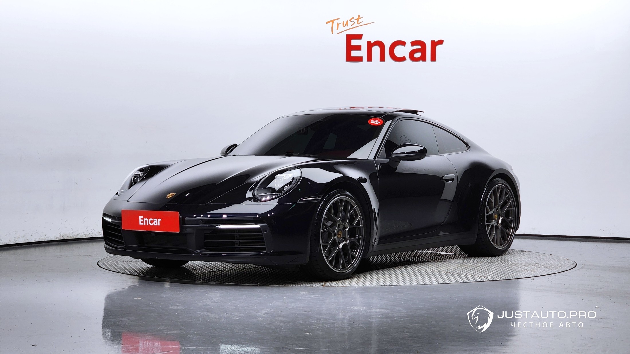 Автомобиль Porsche 911