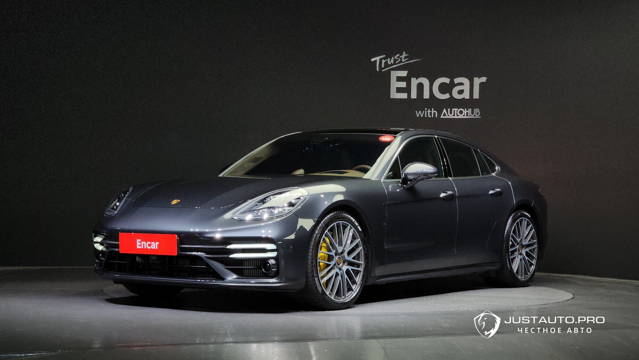 Автомобиль Porsche Panamera