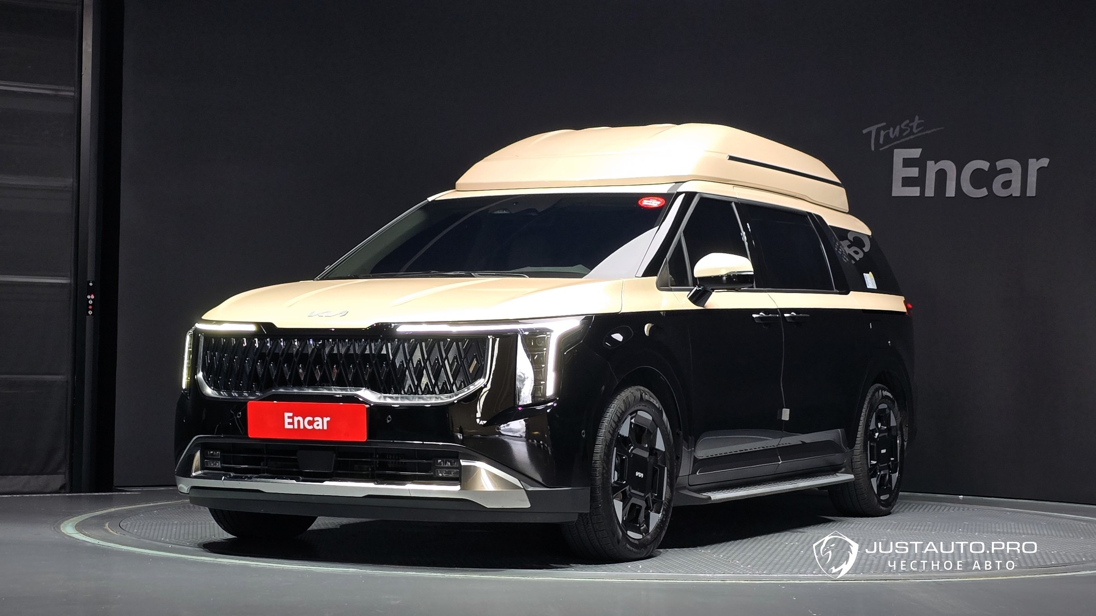 Автомобиль Kia Canival