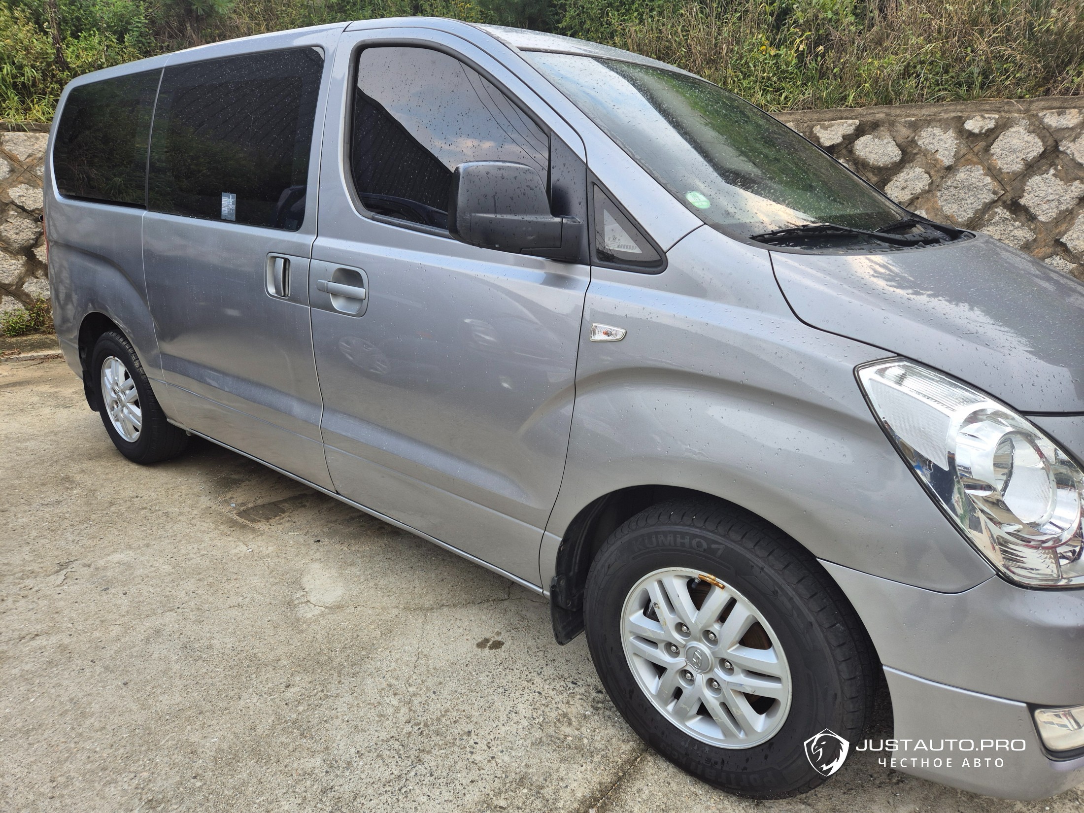 Автомобиль Hyundai Starex