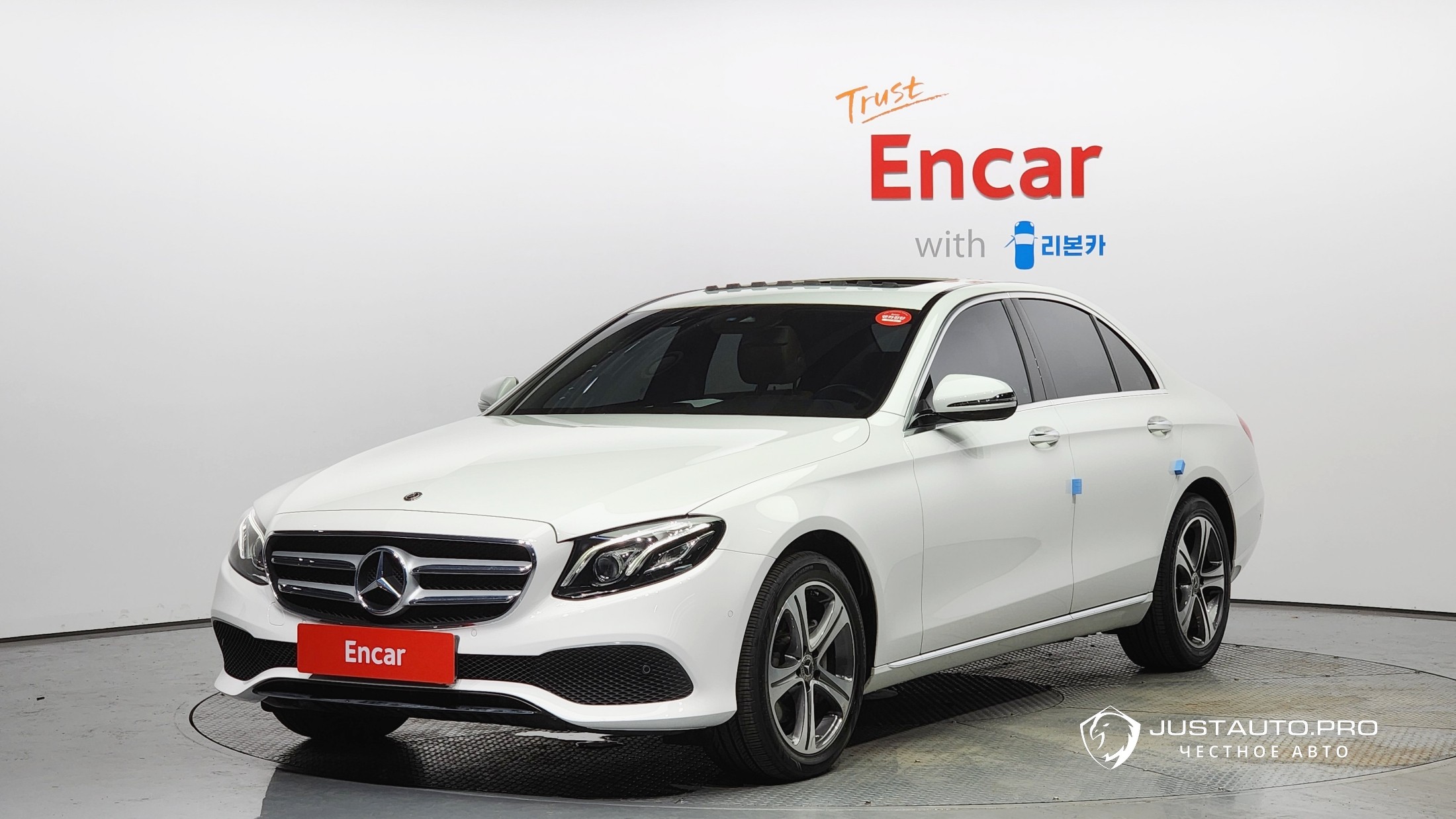 Автомобиль Mercedes-Benz E-Class