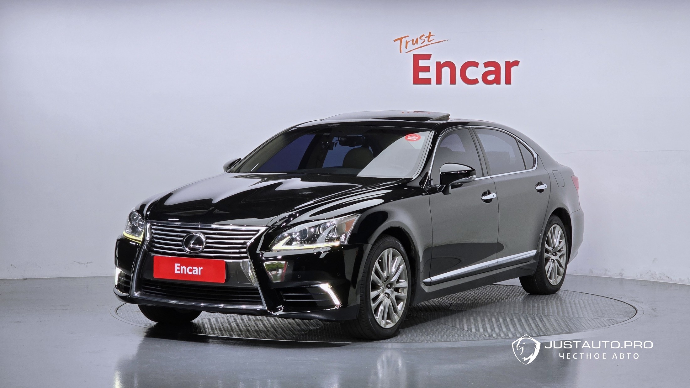 Автомобиль Lexus LS