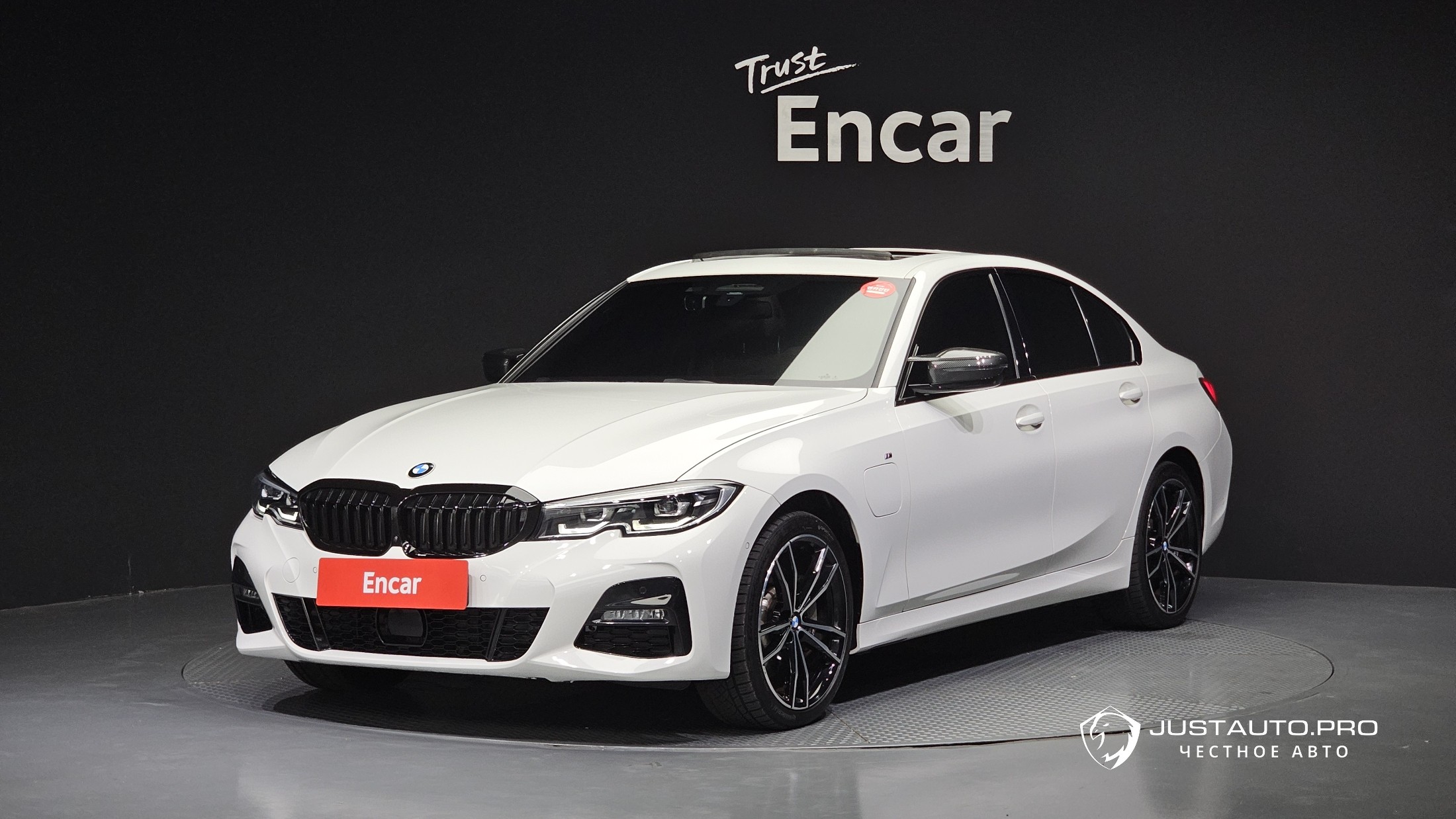 Автомобиль BMW 3-Series