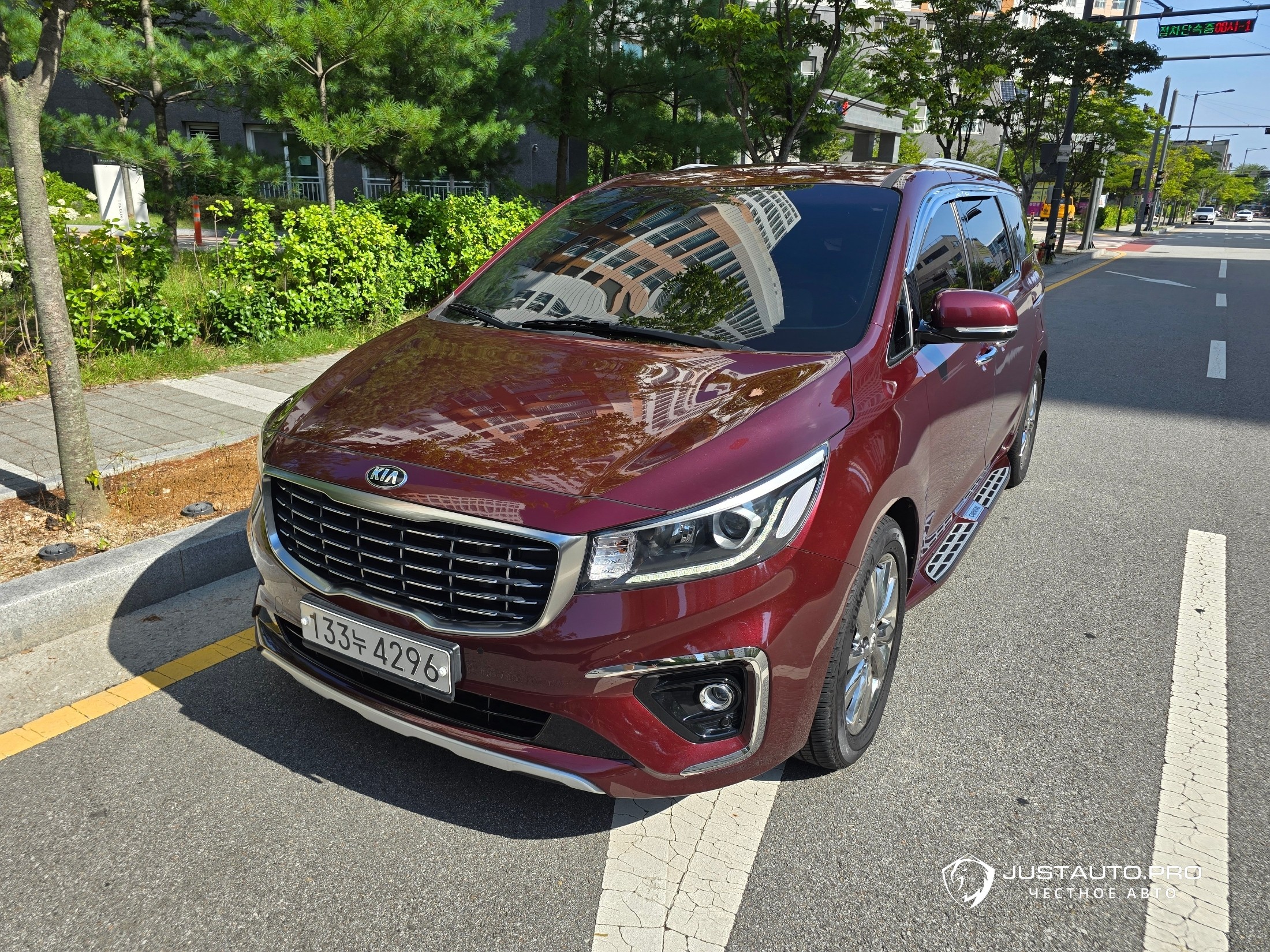 Автомобиль Kia Canival