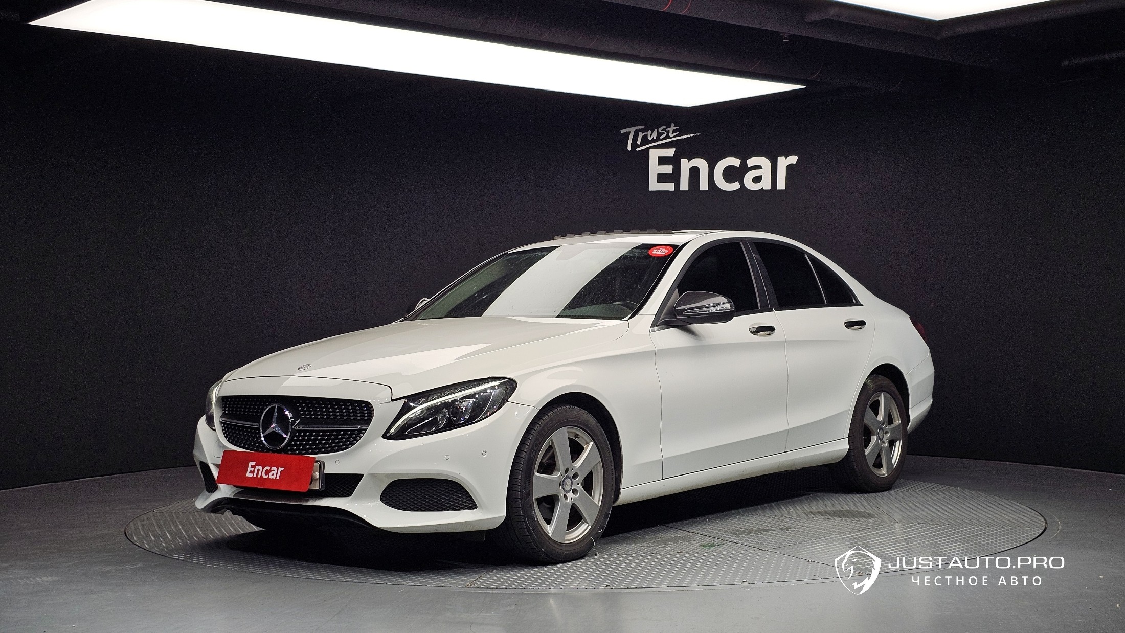 Автомобиль Mercedes-Benz C-Class