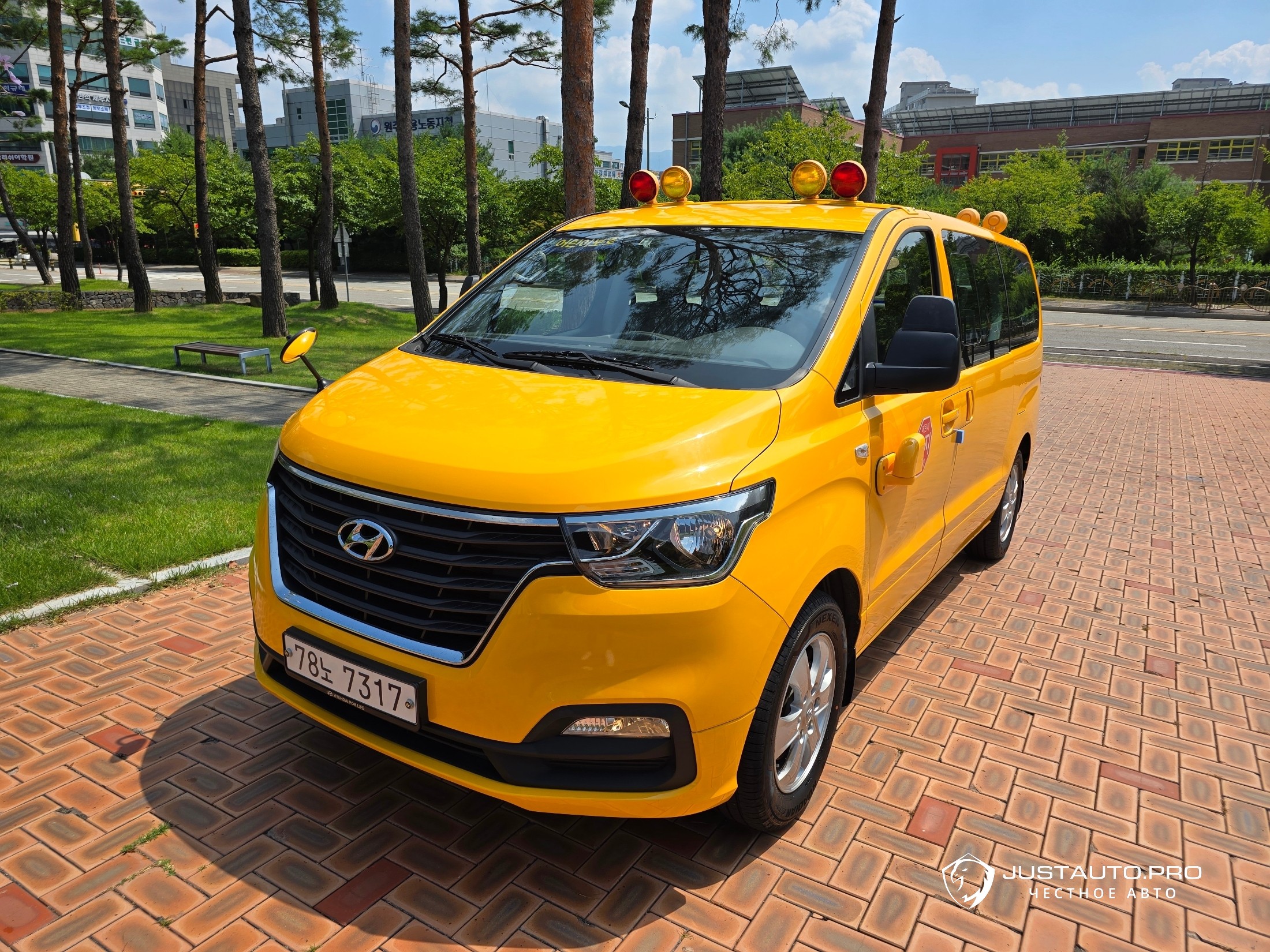Автомобиль Hyundai Starex