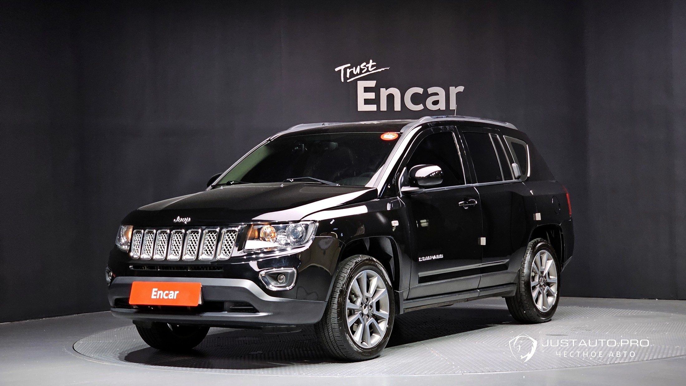 Автомобиль Jeep Compass