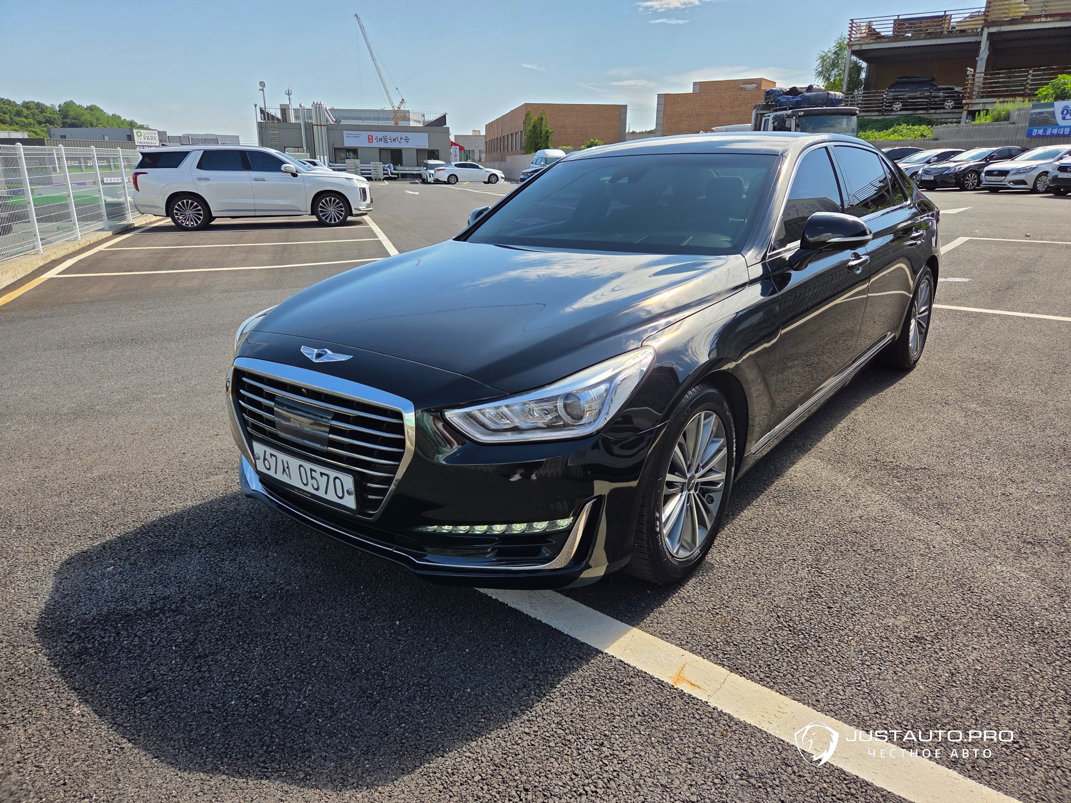 Автомобиль Genesis EQ900