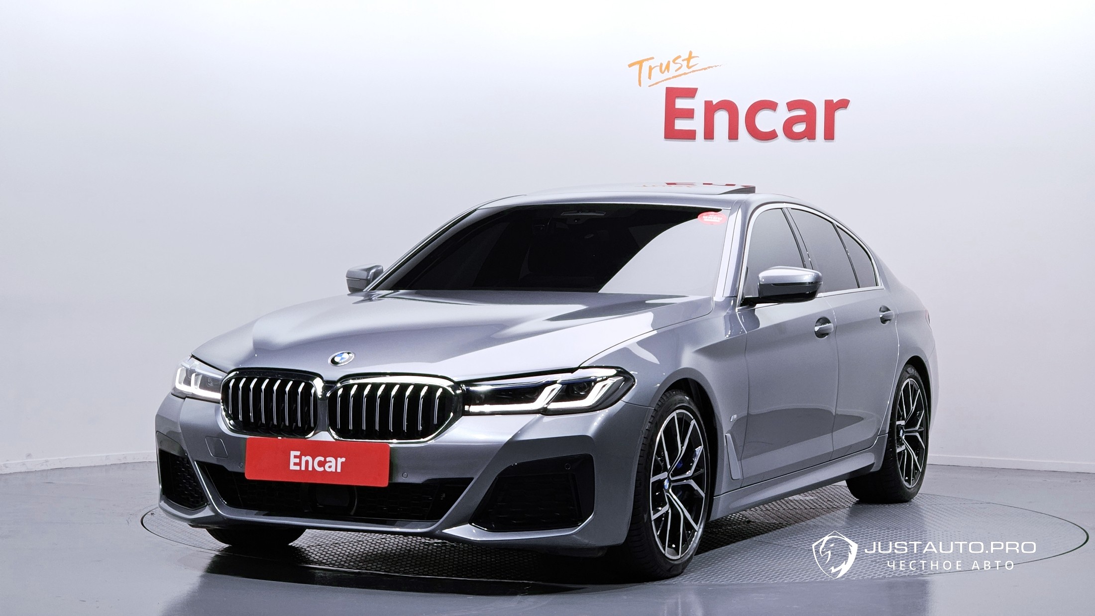 Автомобиль BMW 5-Series