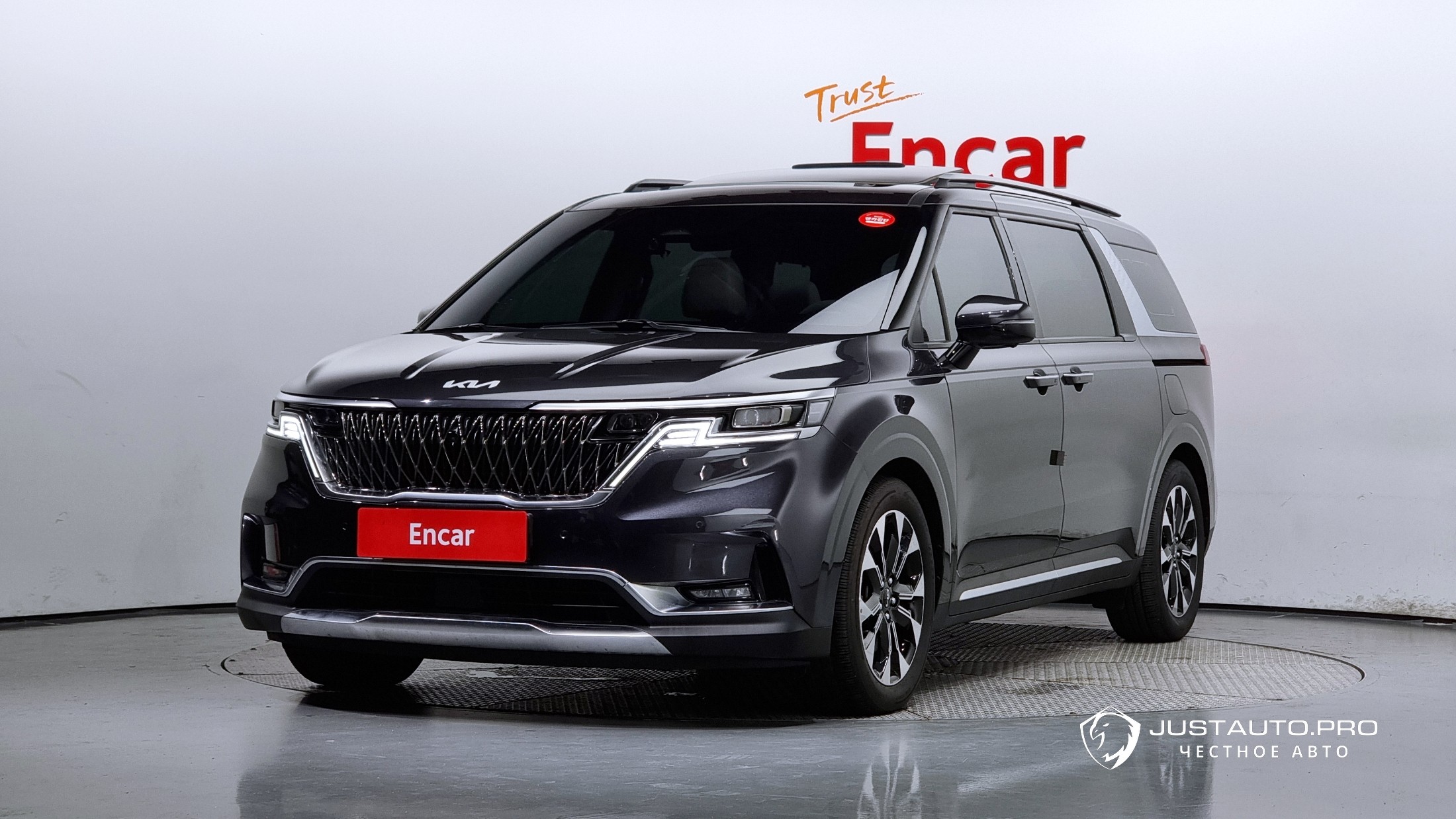 Автомобиль Kia Canival