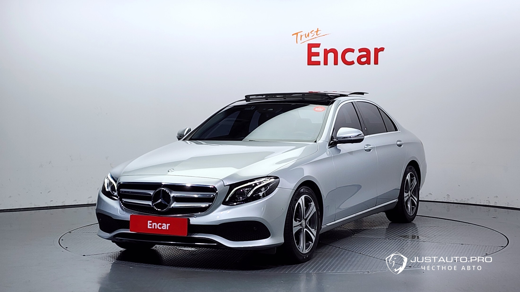 Автомобиль Mercedes-Benz E-Class