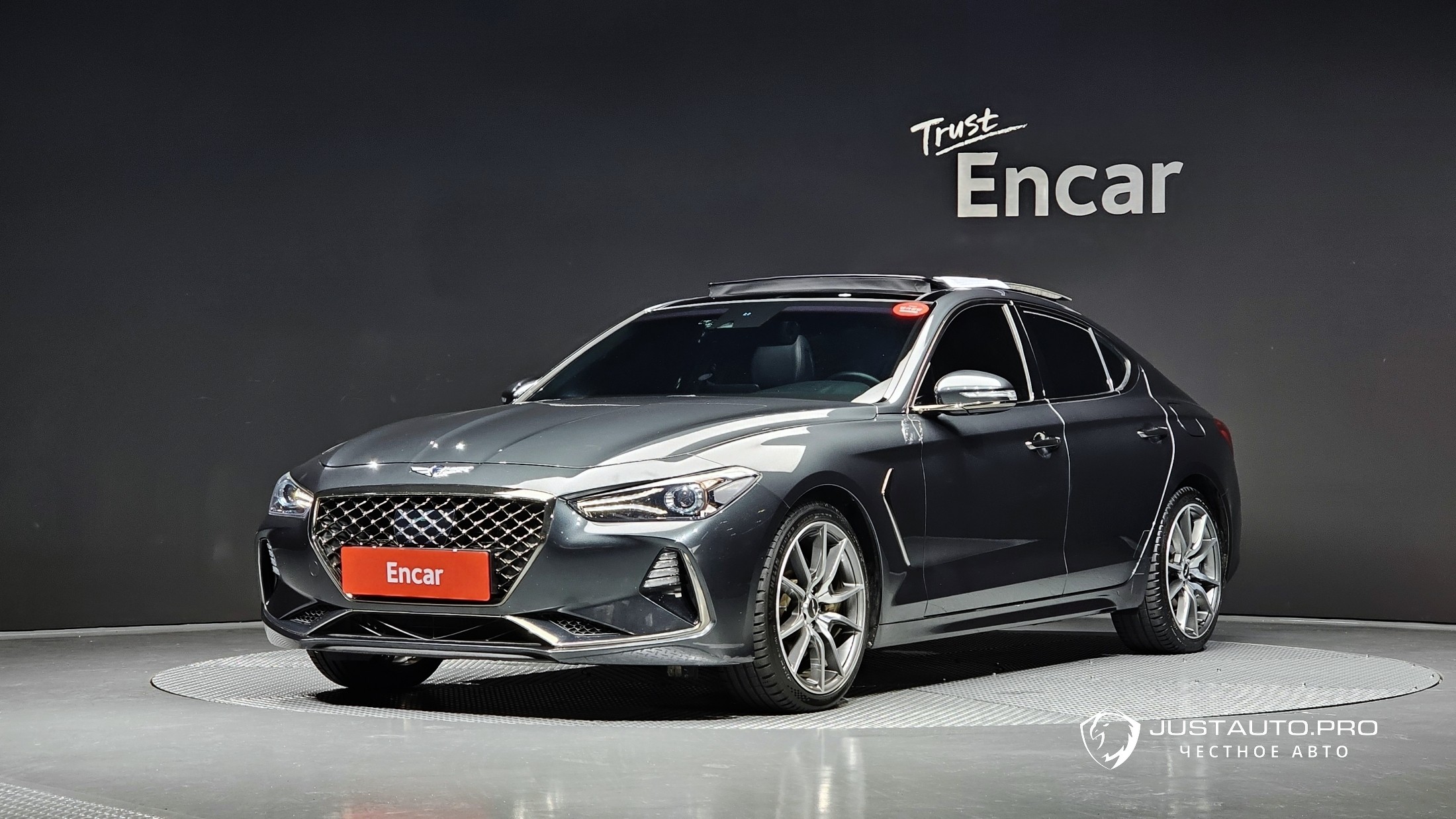 Автомобиль Genesis G70