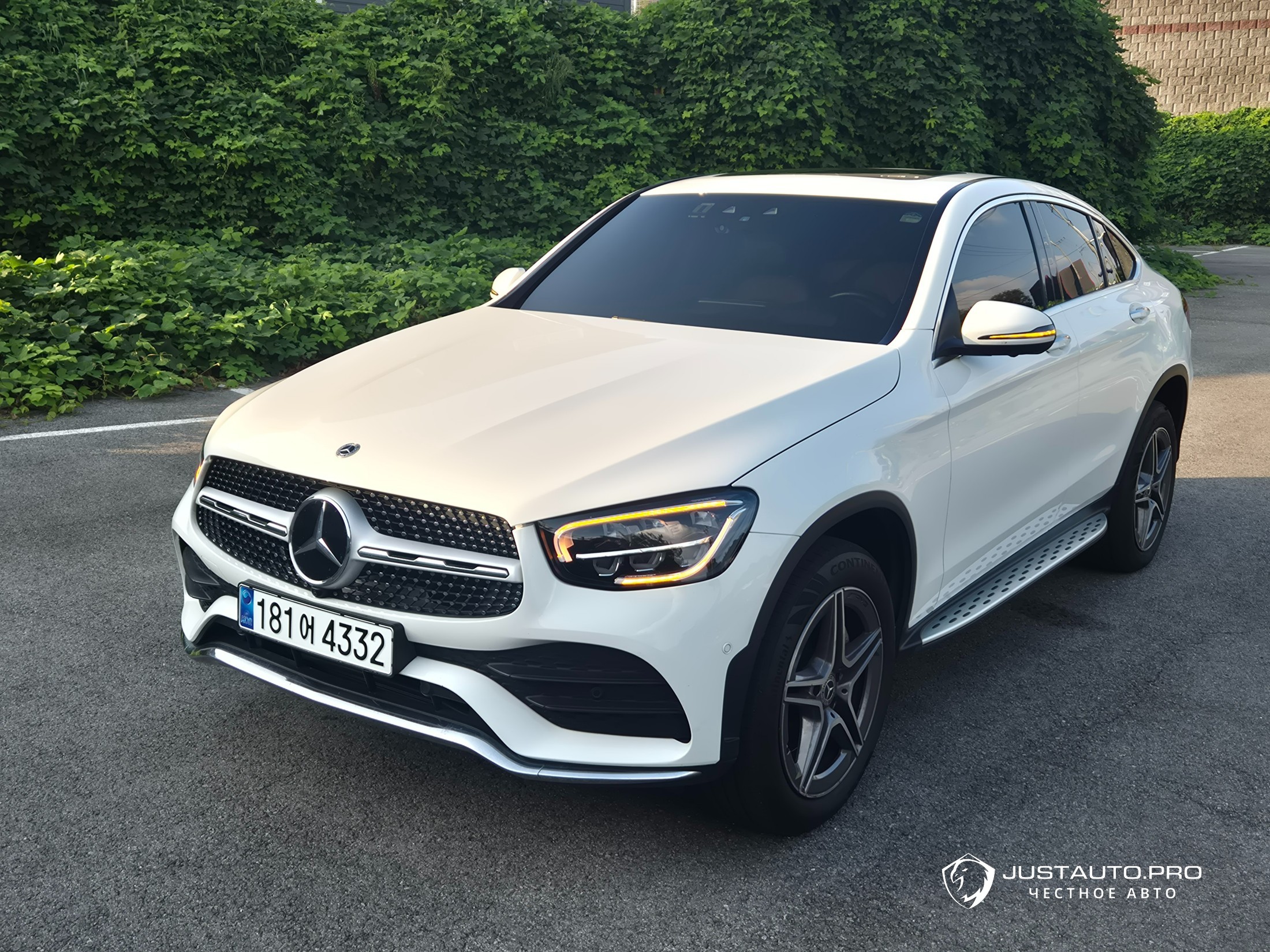Автомобиль Mercedes-Benz GLC-Class