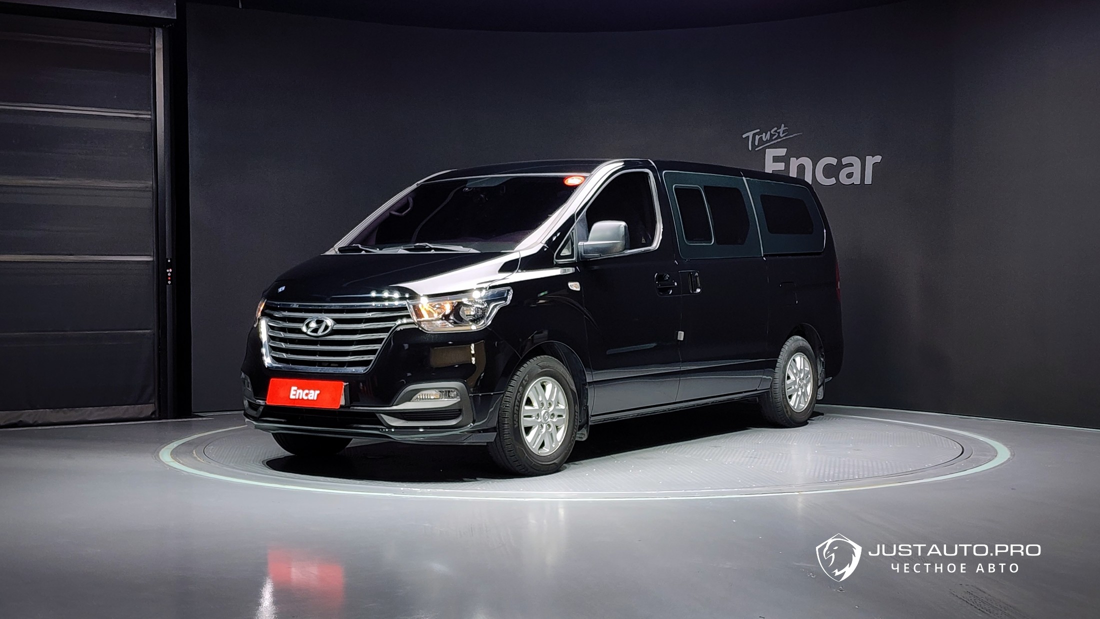 Автомобиль Hyundai Starex