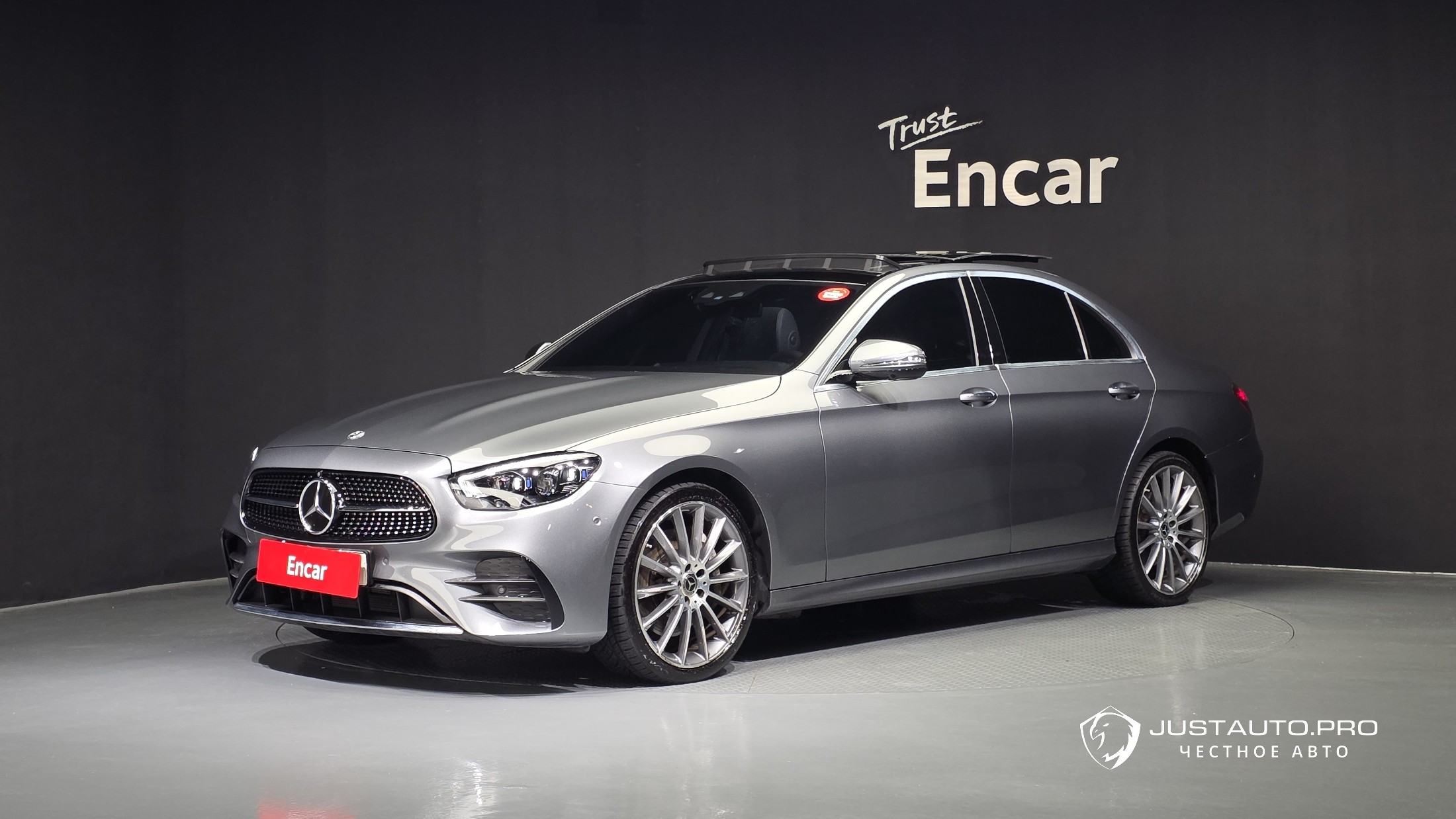 Автомобиль Mercedes-Benz E-Class