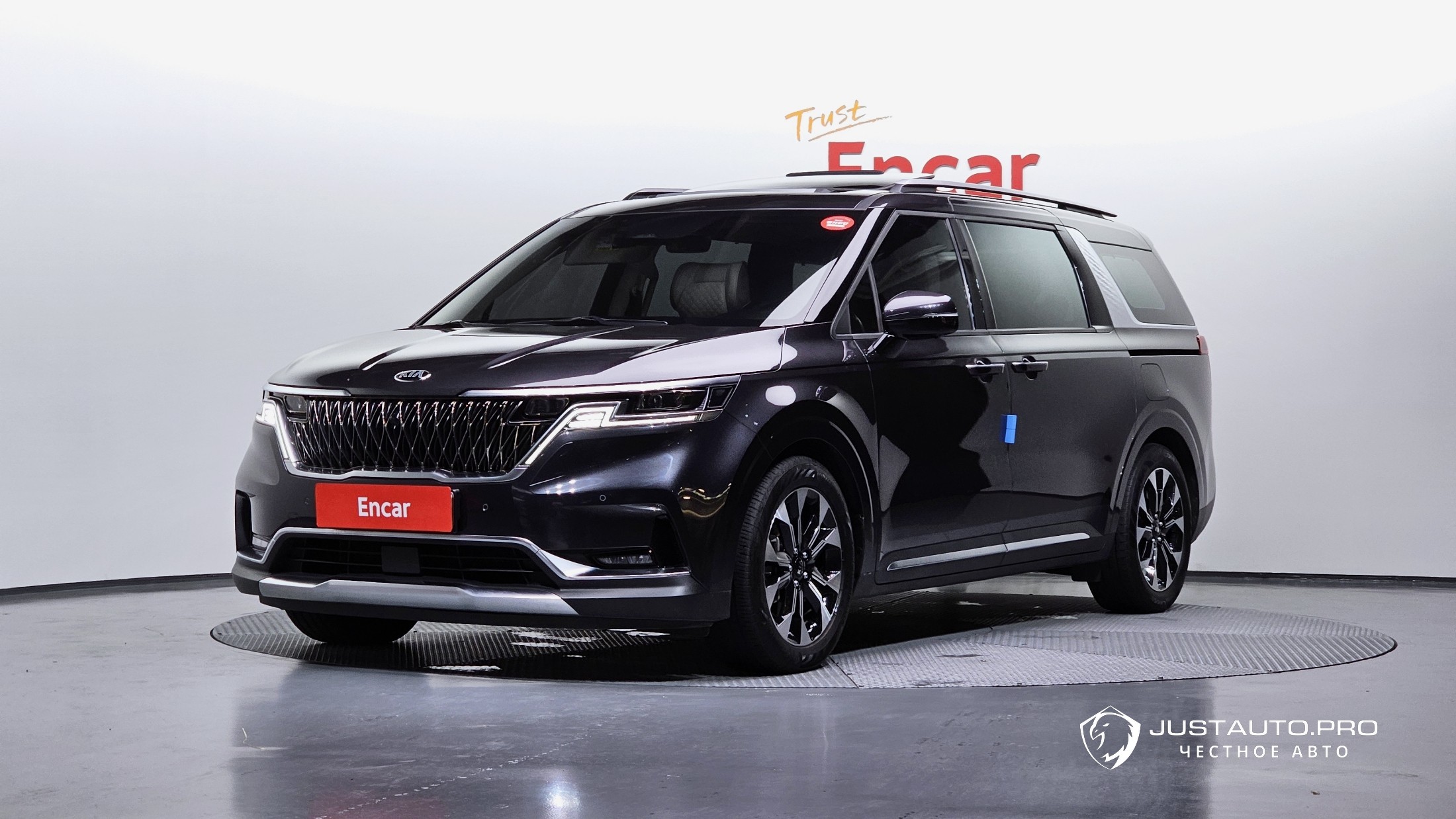 Автомобиль Kia Canival