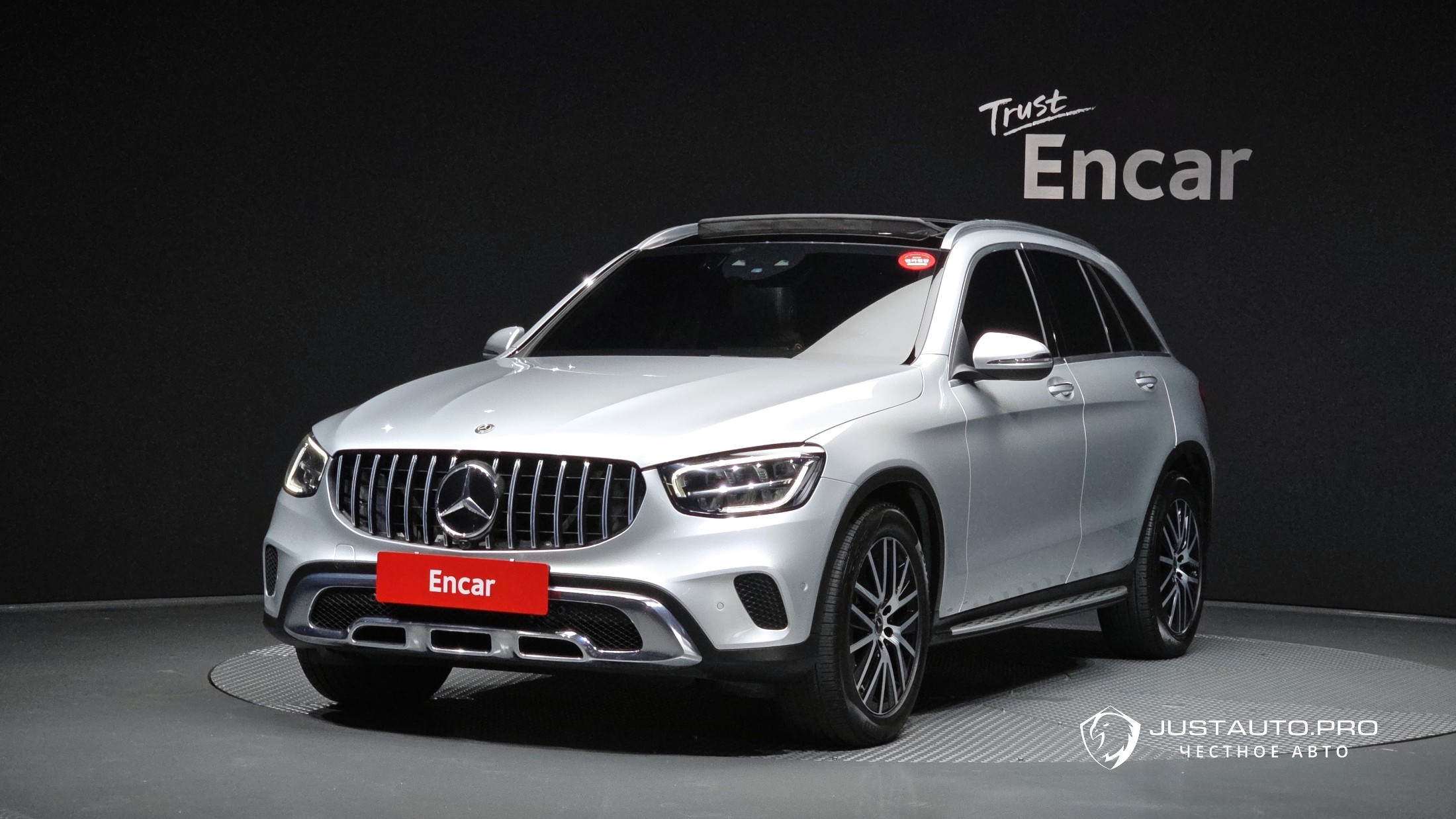 Автомобиль Mercedes-Benz GLC-Class