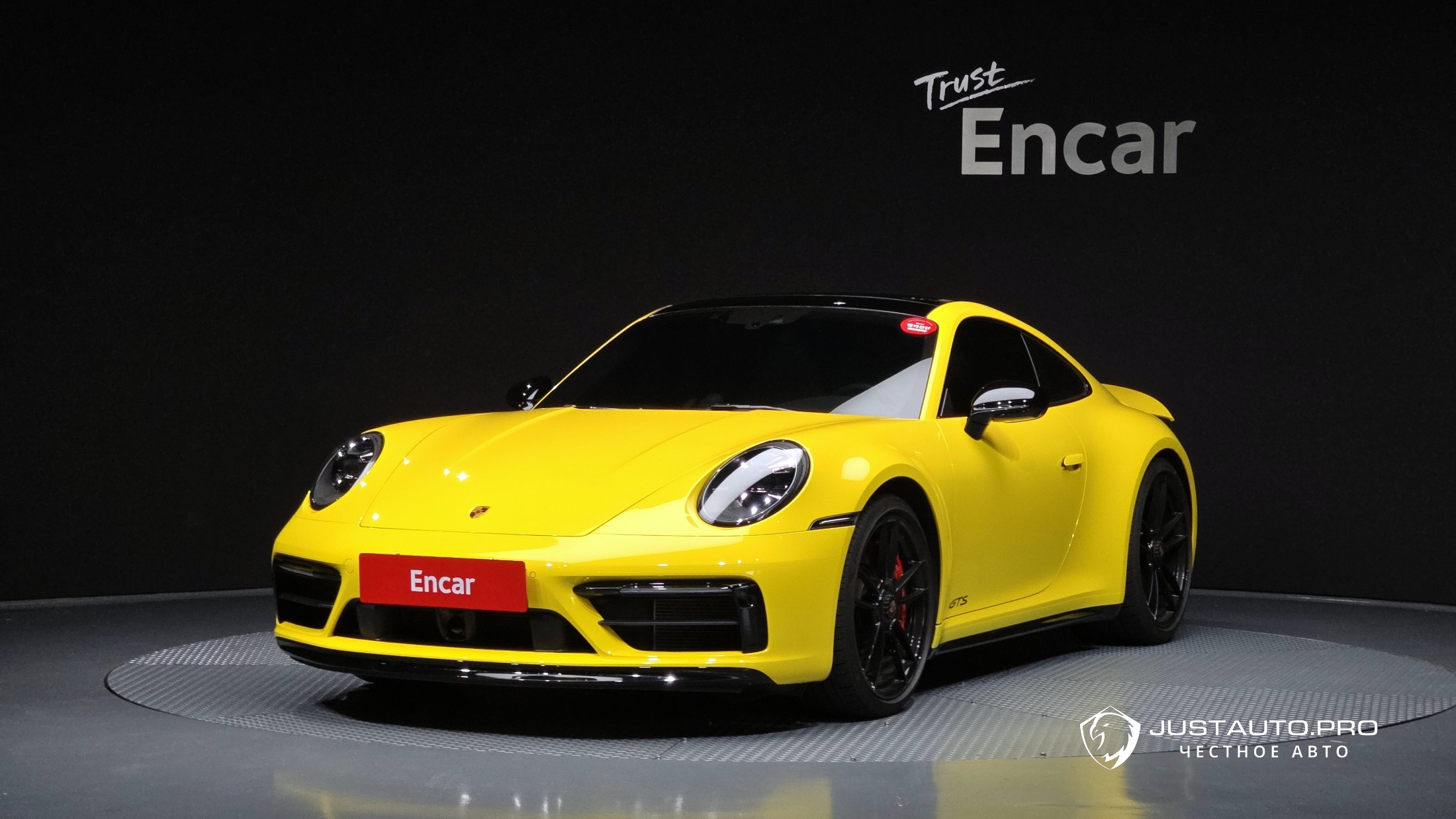 Автомобиль Porsche 911