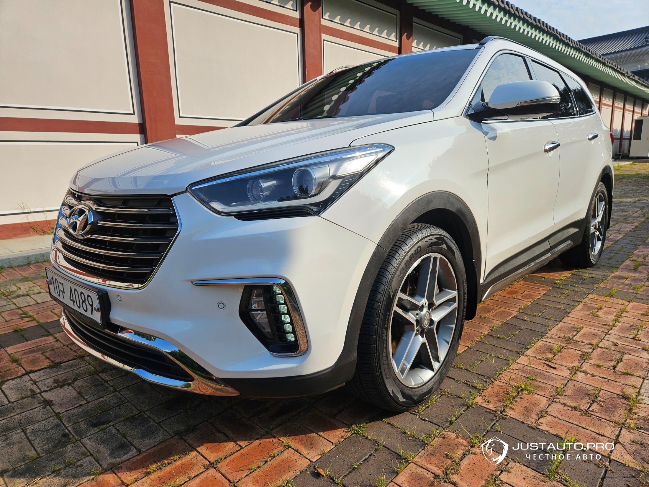 Автомобиль Hyundai Maxcruz